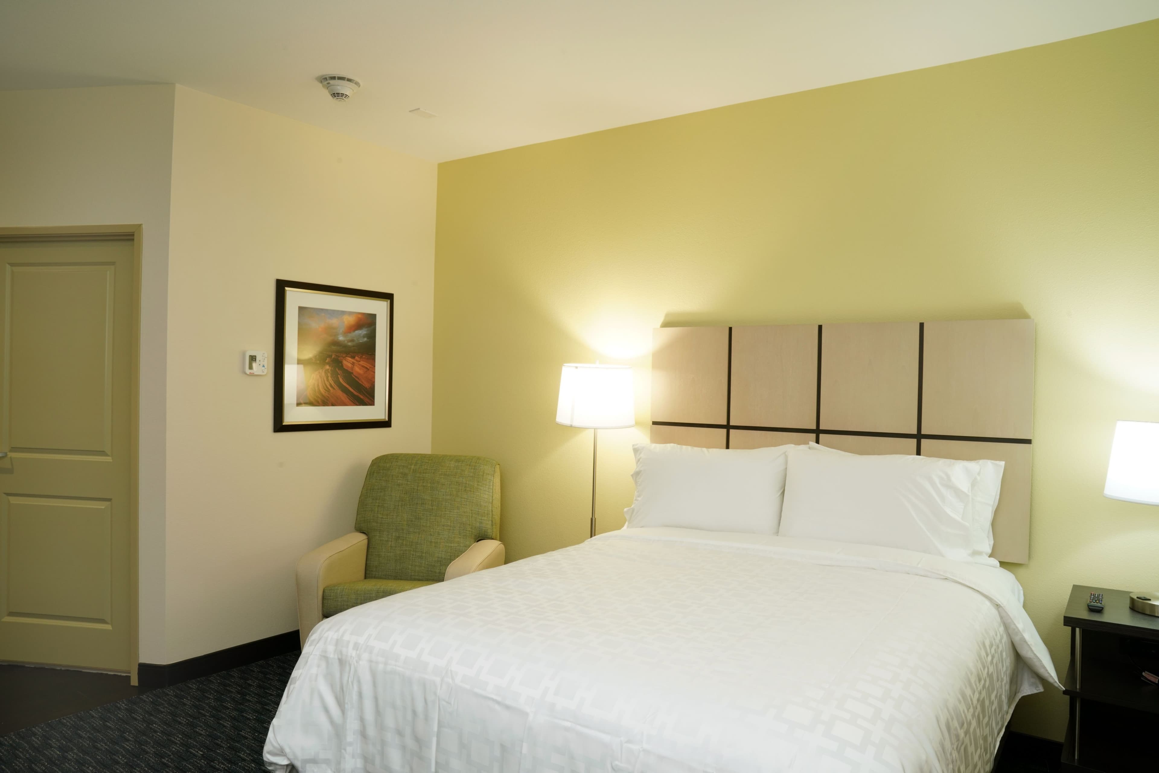 Candlewood Suites Plano North - Image 2