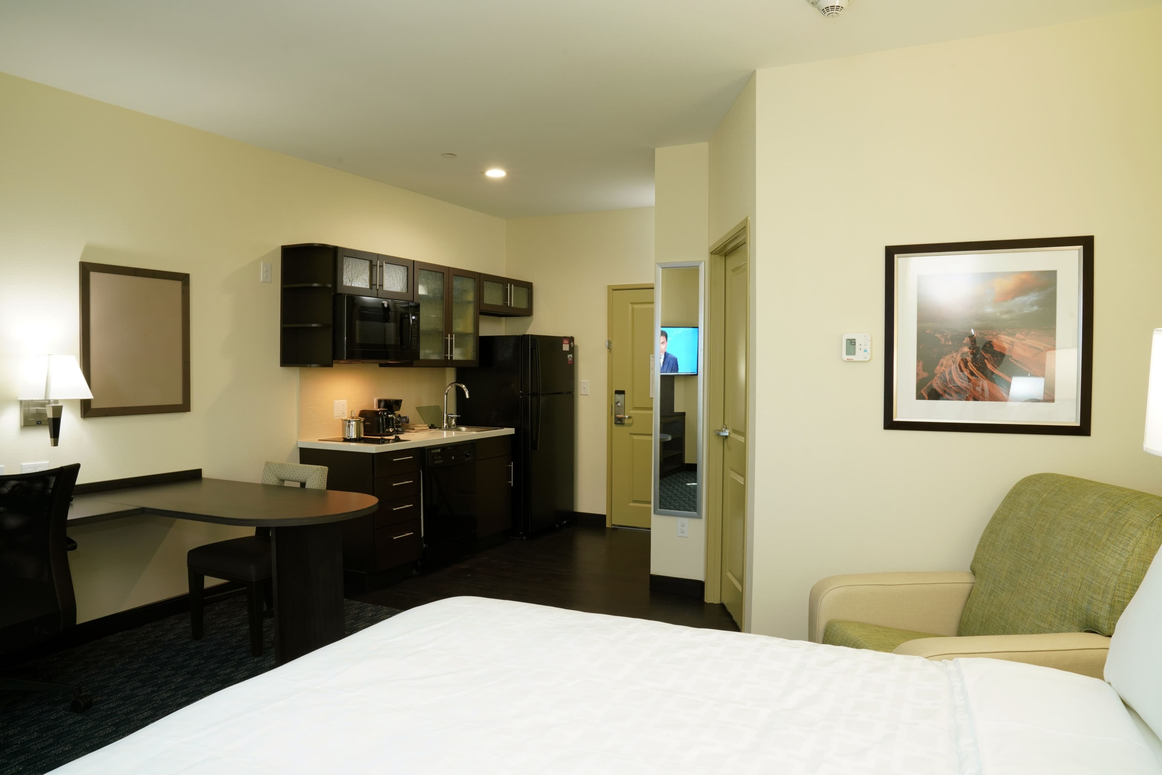 Candlewood Suites Plano North — 11