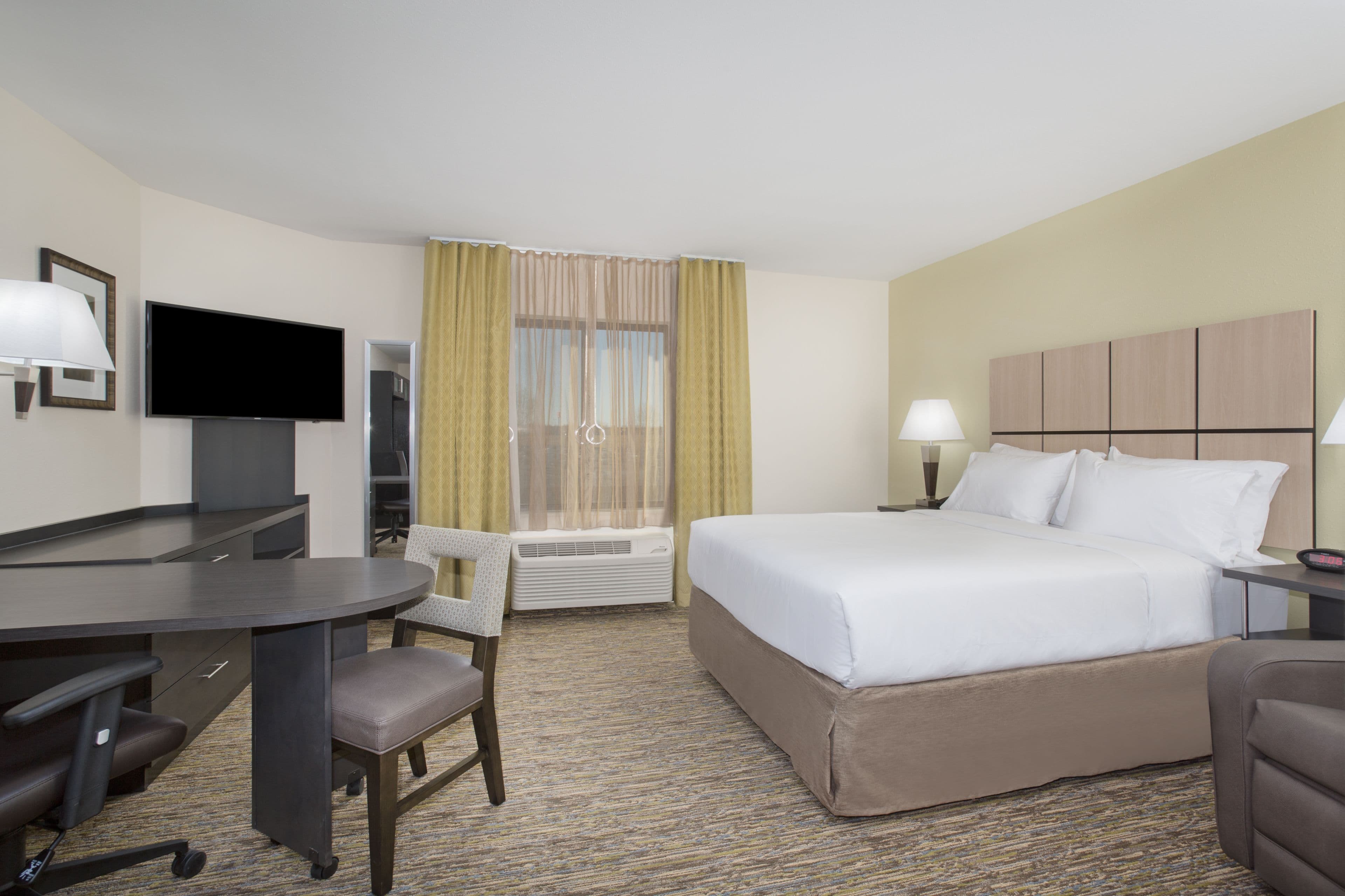 Candlewood Suites Pueblo — 14