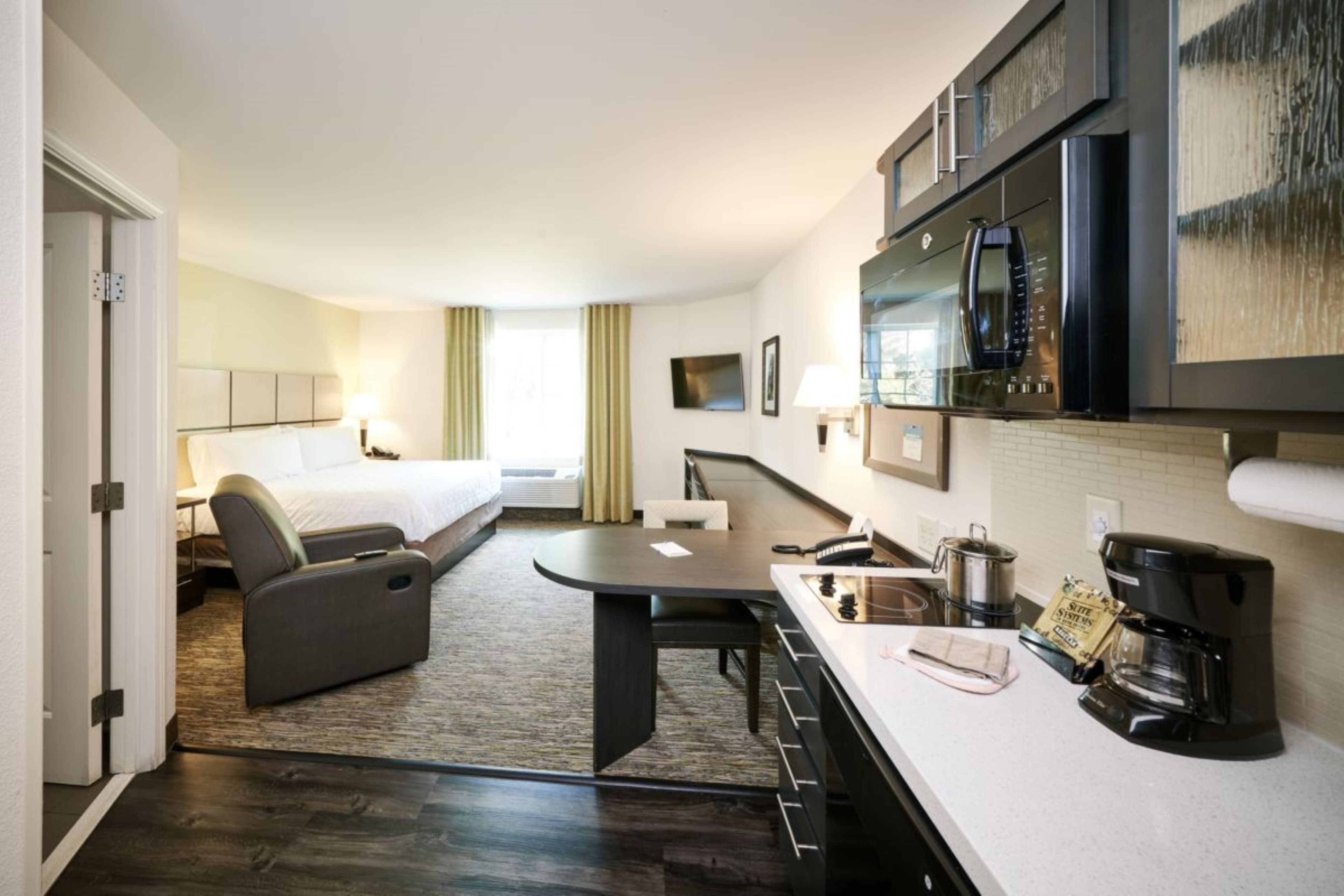 Candlewood Suites Pueblo - Image 2
