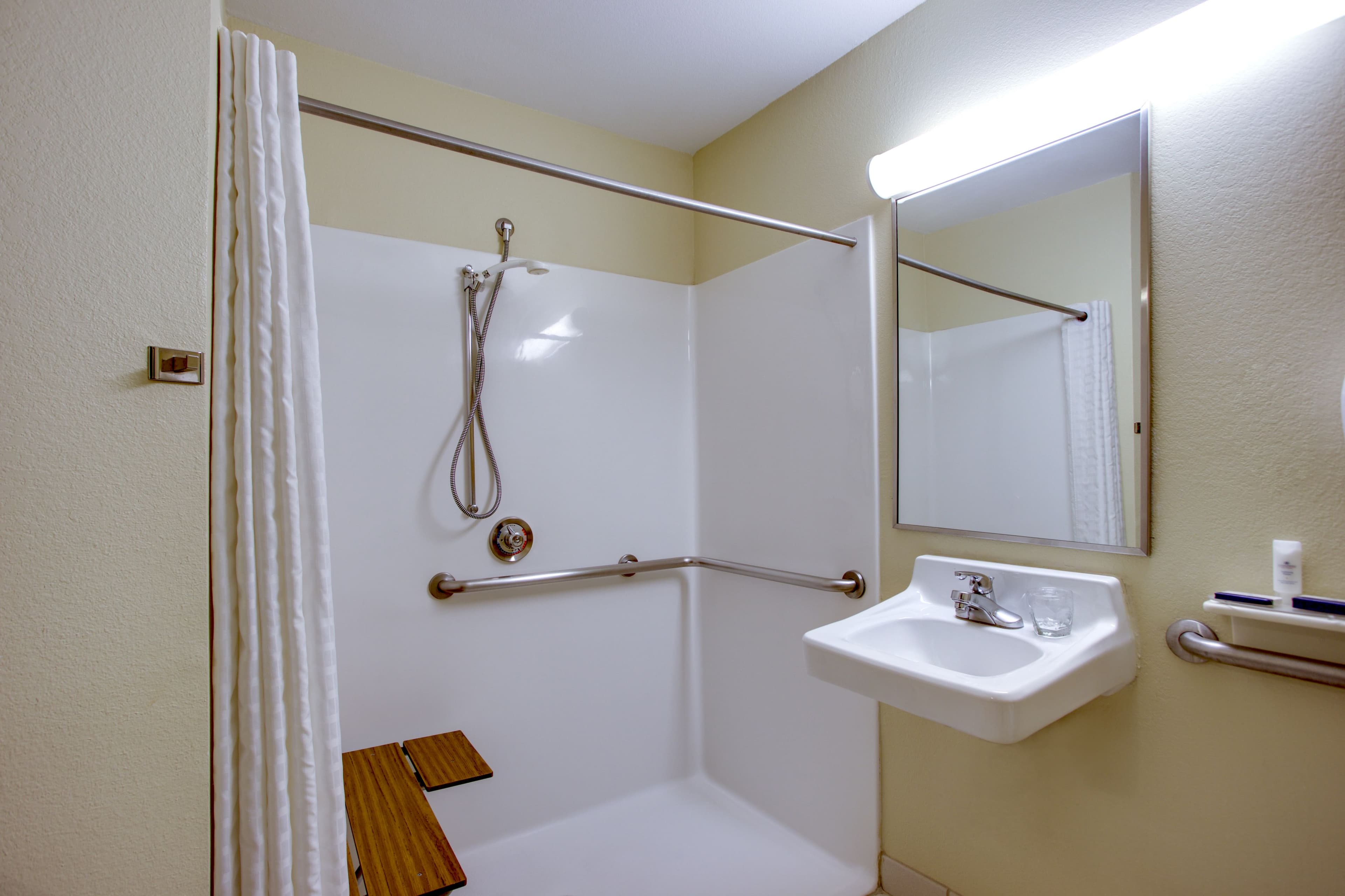 Candlewood Suites Raleigh Crabtree — 11