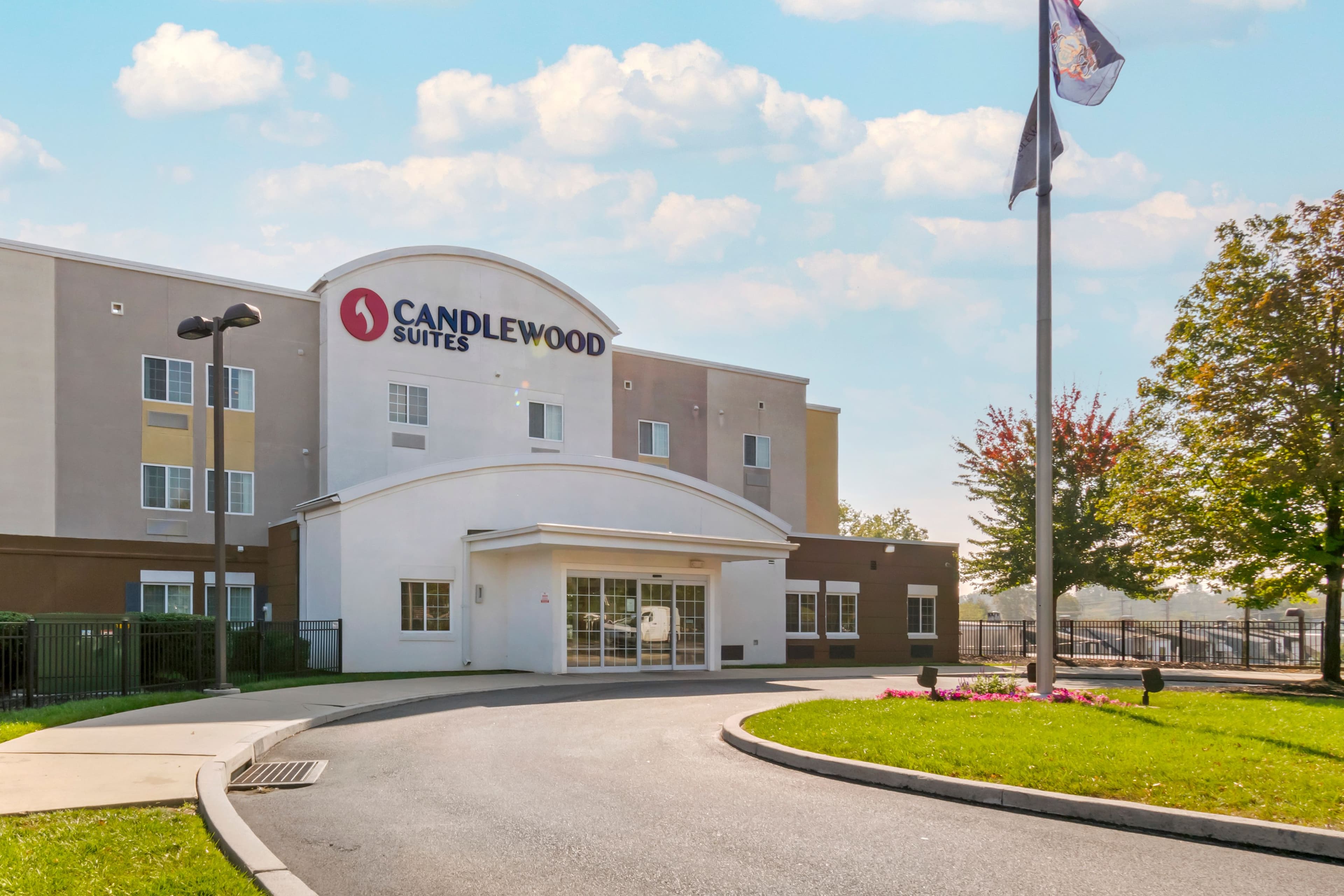 Candlewood Suites Reading - Image 1