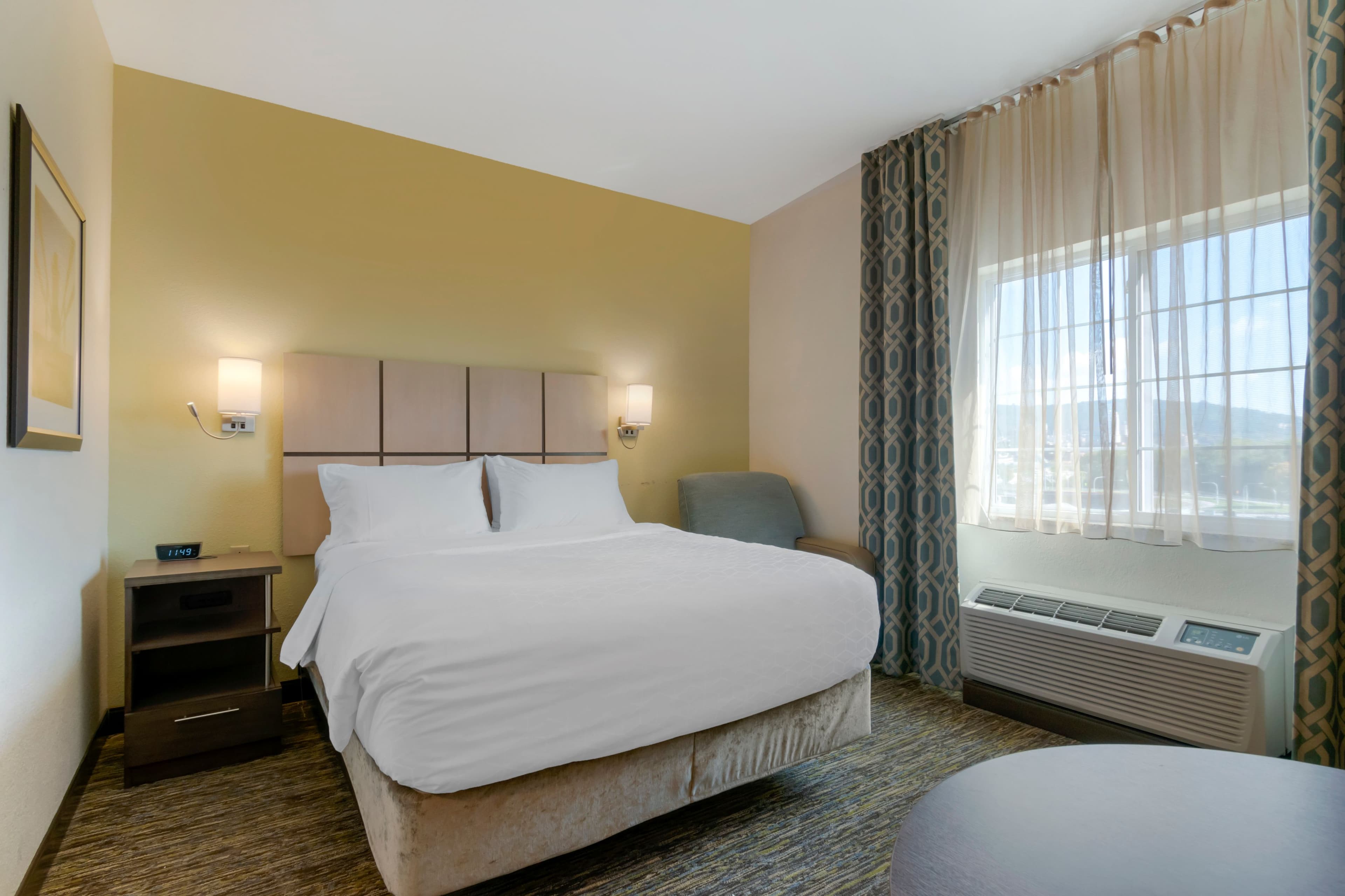 Candlewood Suites Reading - Image 5
