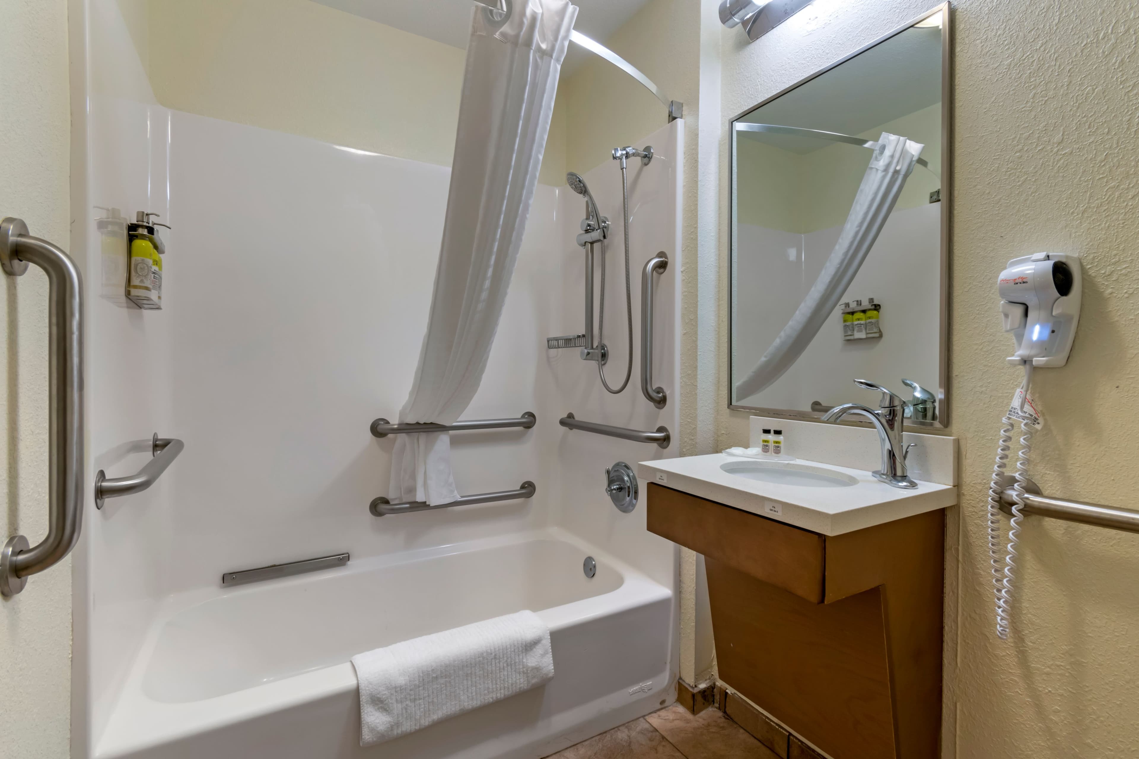 Candlewood Suites Reading - Image 3