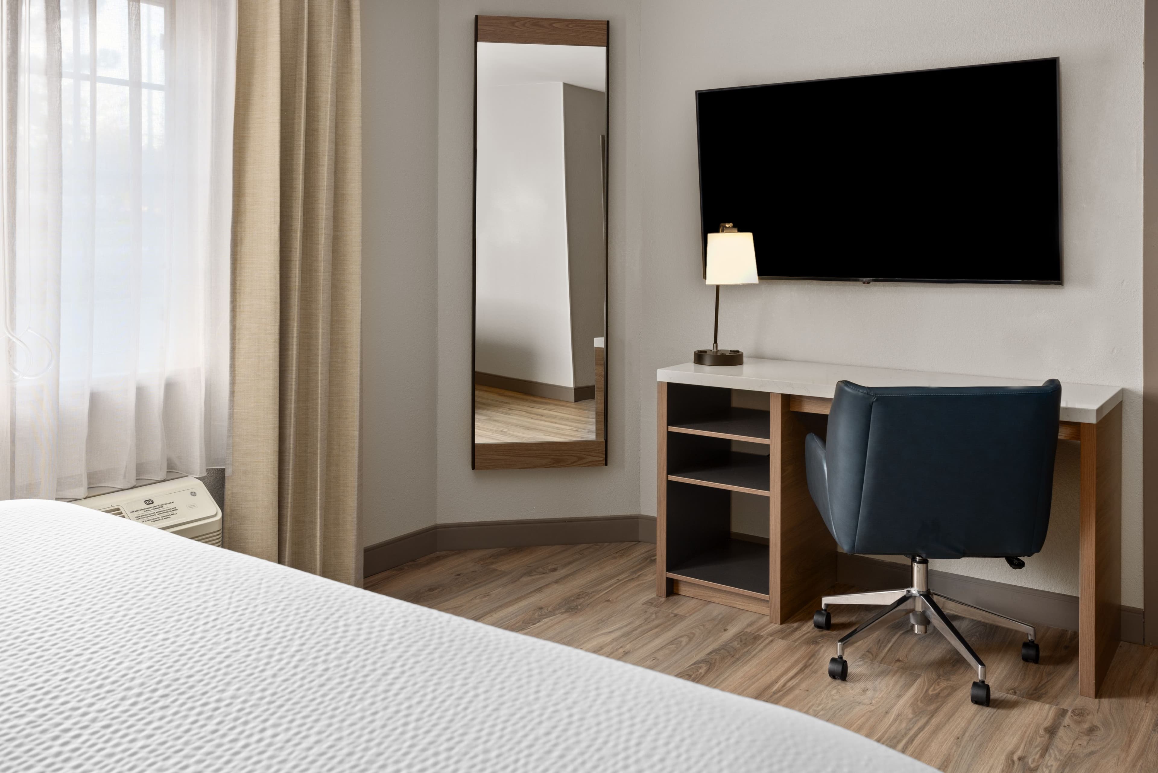 Candlewood Suites Richmond-South — 16