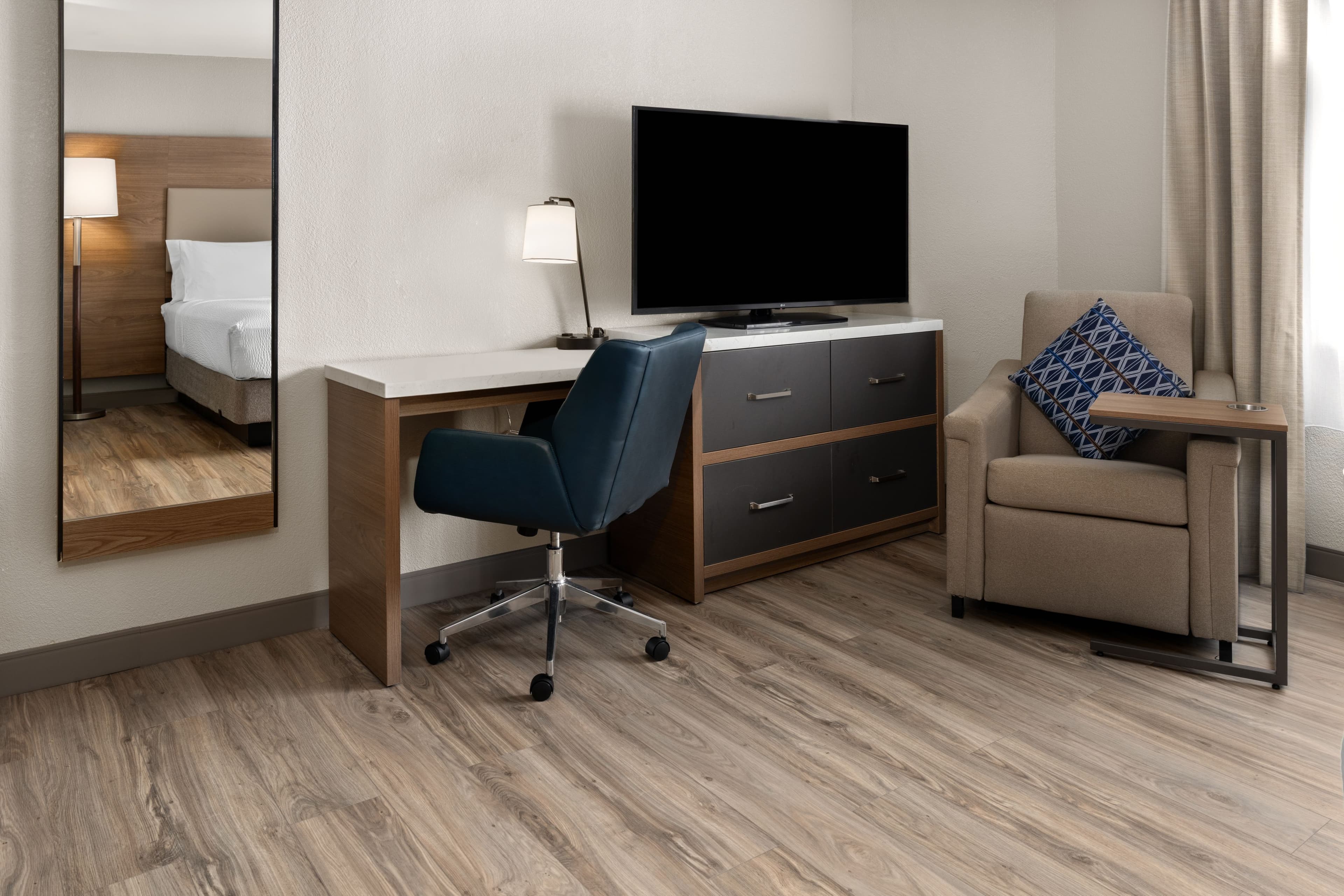 Candlewood Suites Richmond-South — 17