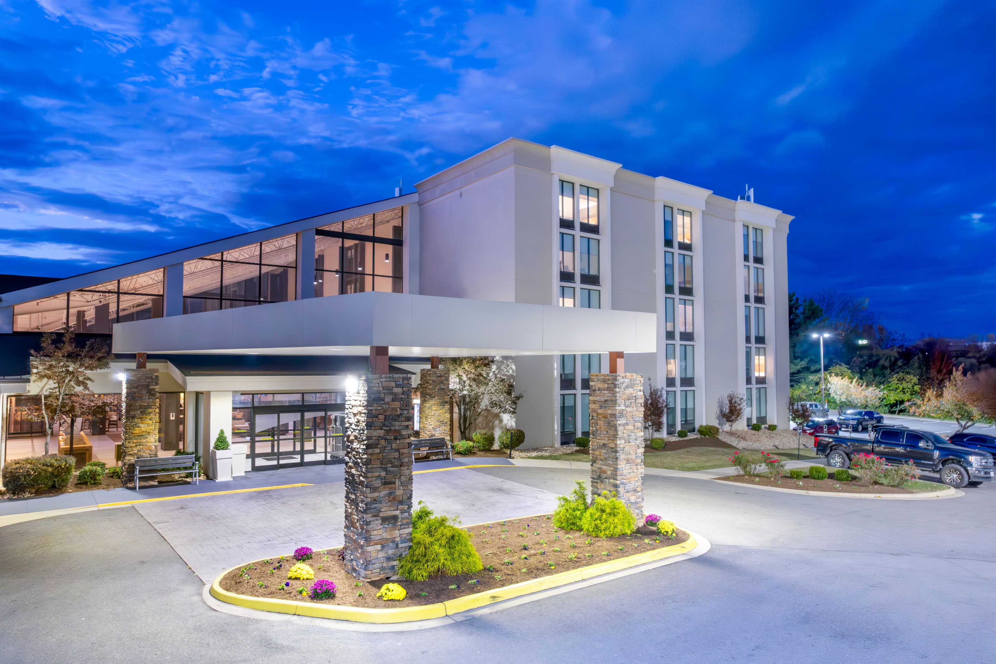 Candlewood Suites Roanoke Airport - Image 1
