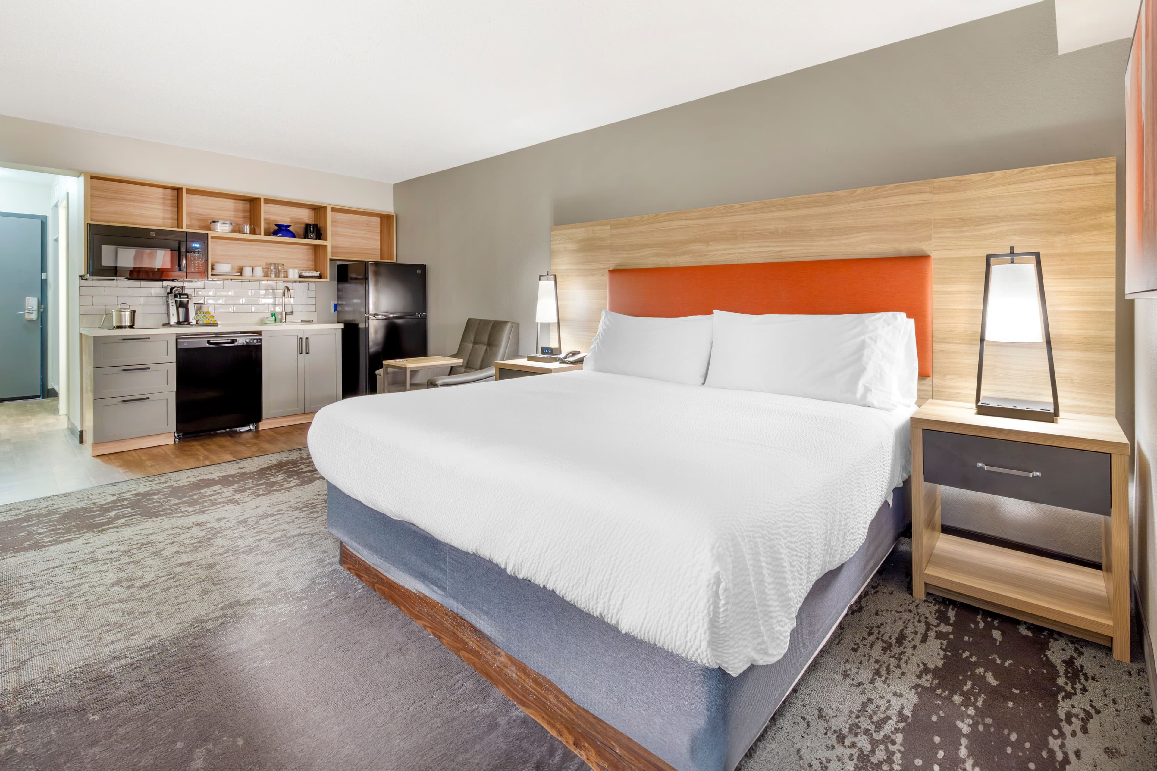 Candlewood Suites Roanoke Airport - Image 2