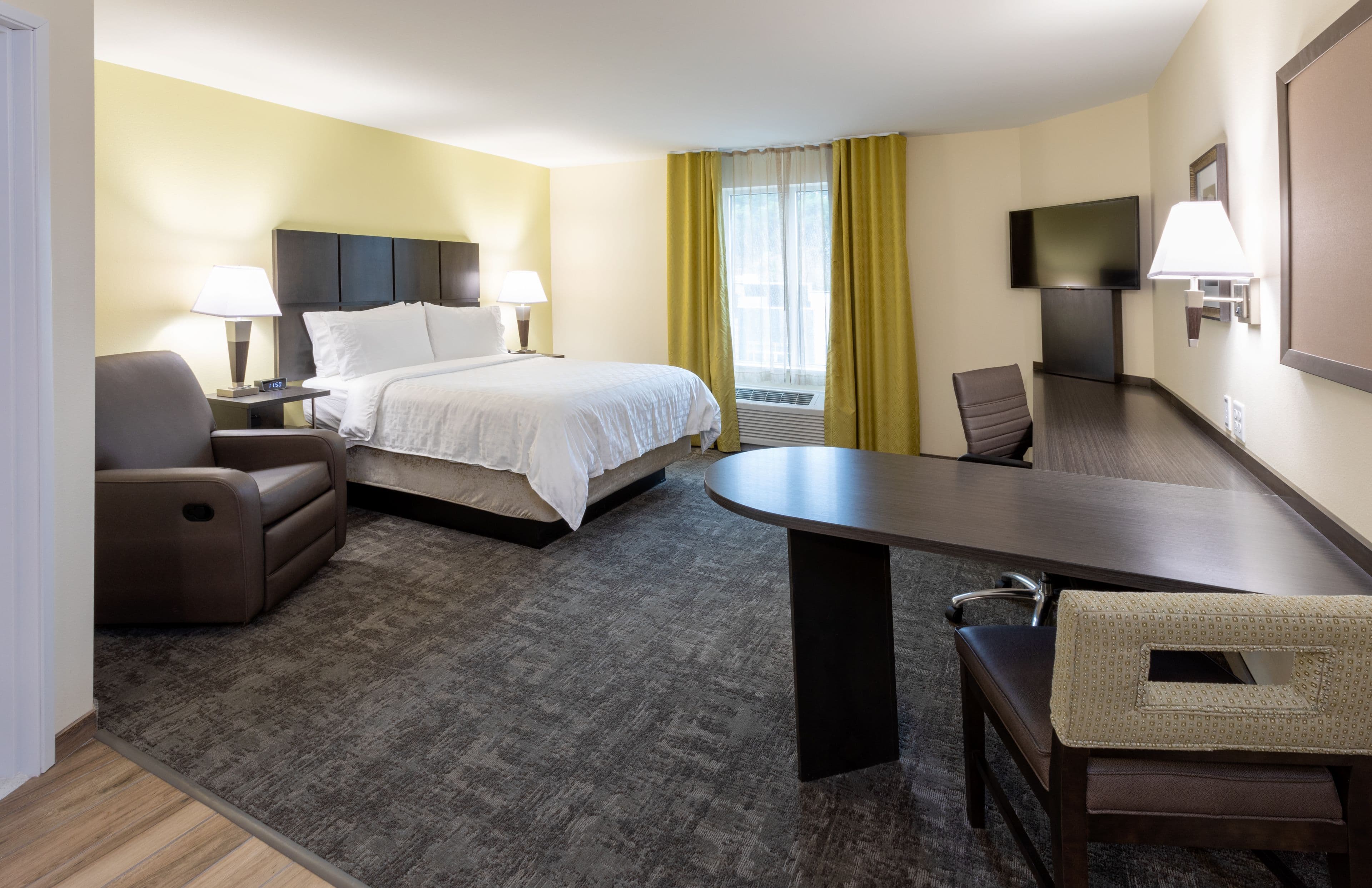 Candlewood Suites Rochester Mayo Clinic Area - Image 1