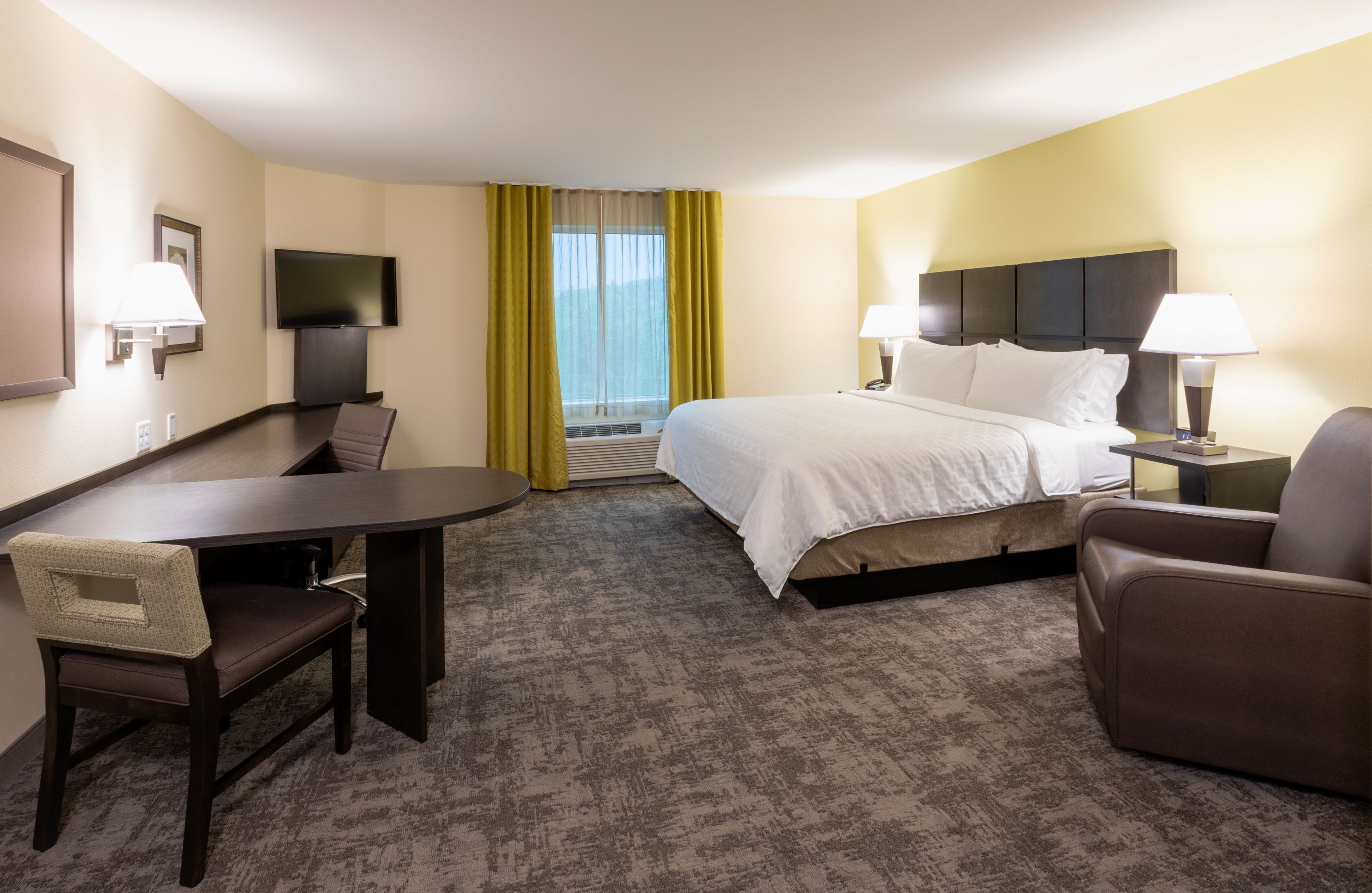 1 King Studio Suite Access - Image 1