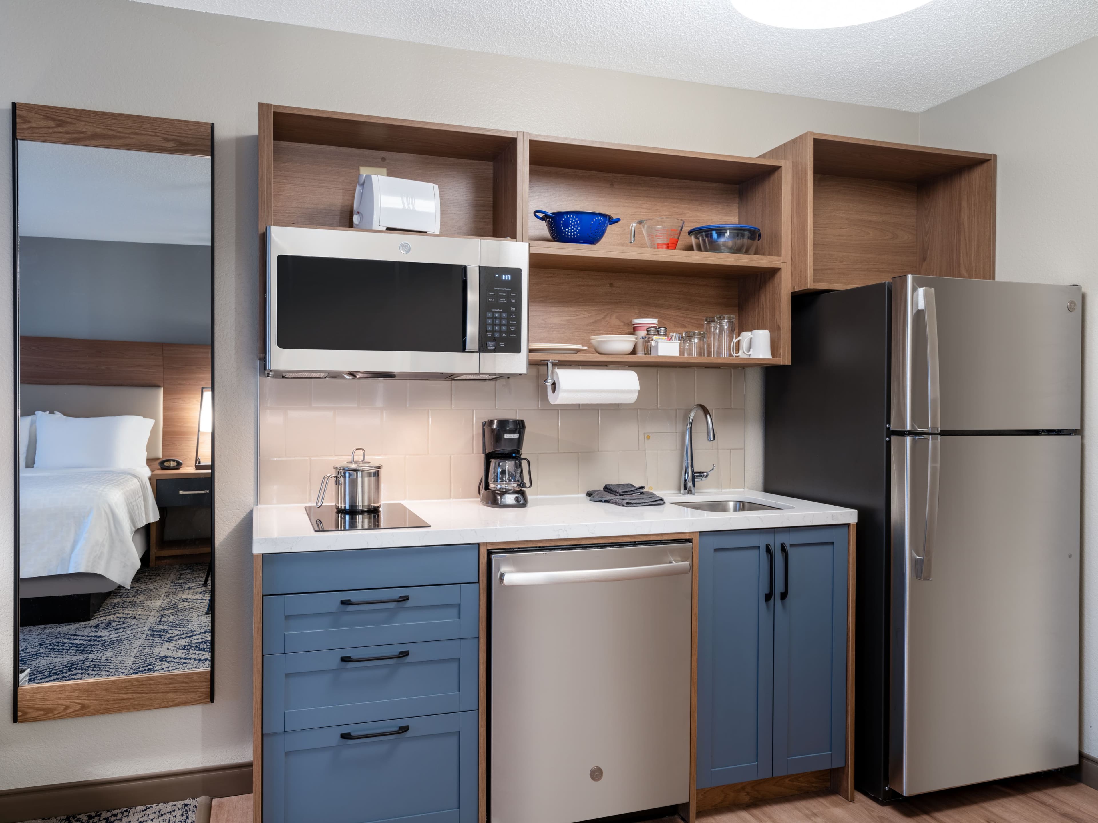 Candlewood Suites Rockford — 9