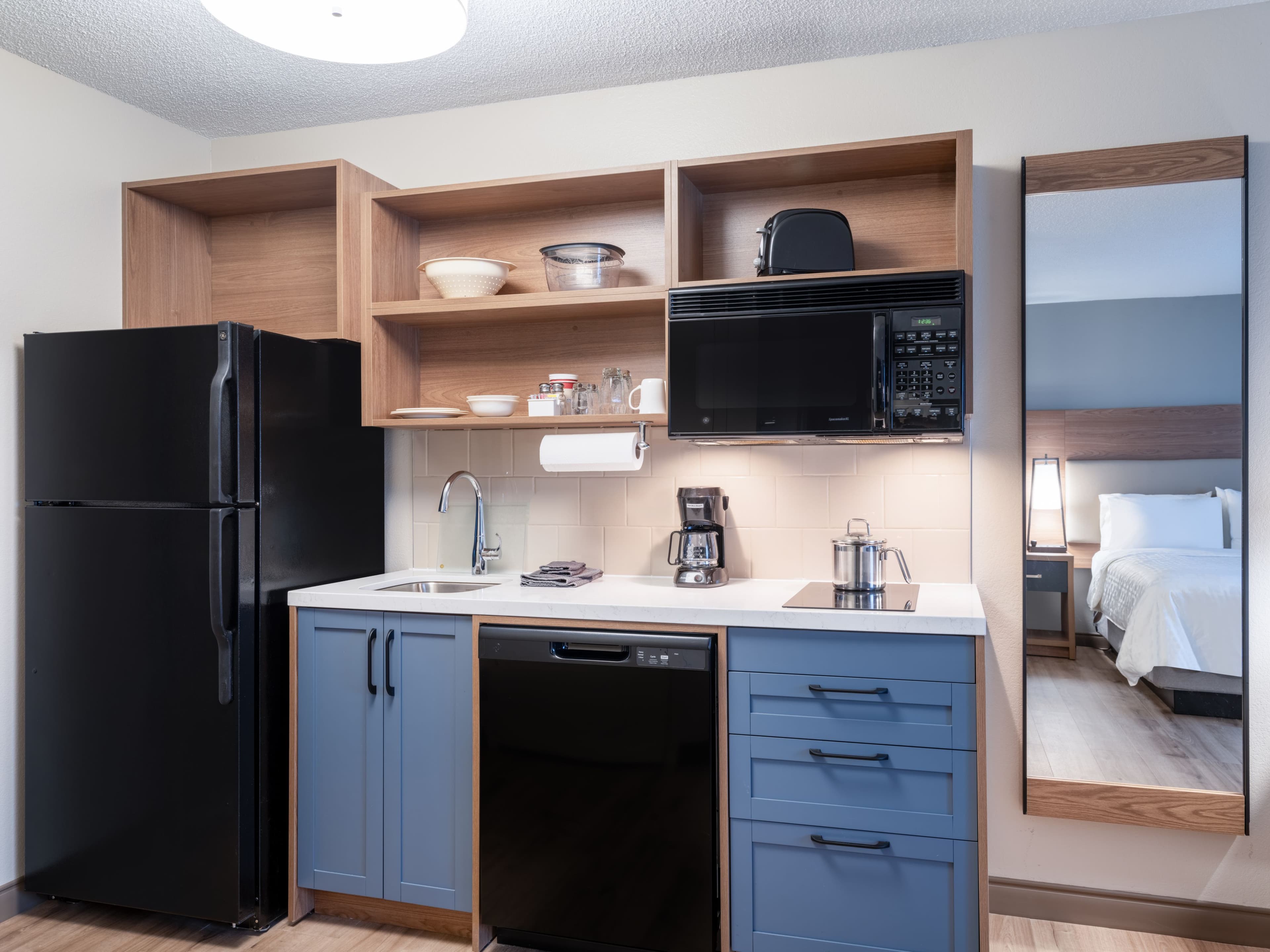 Candlewood Suites Rockford — 10