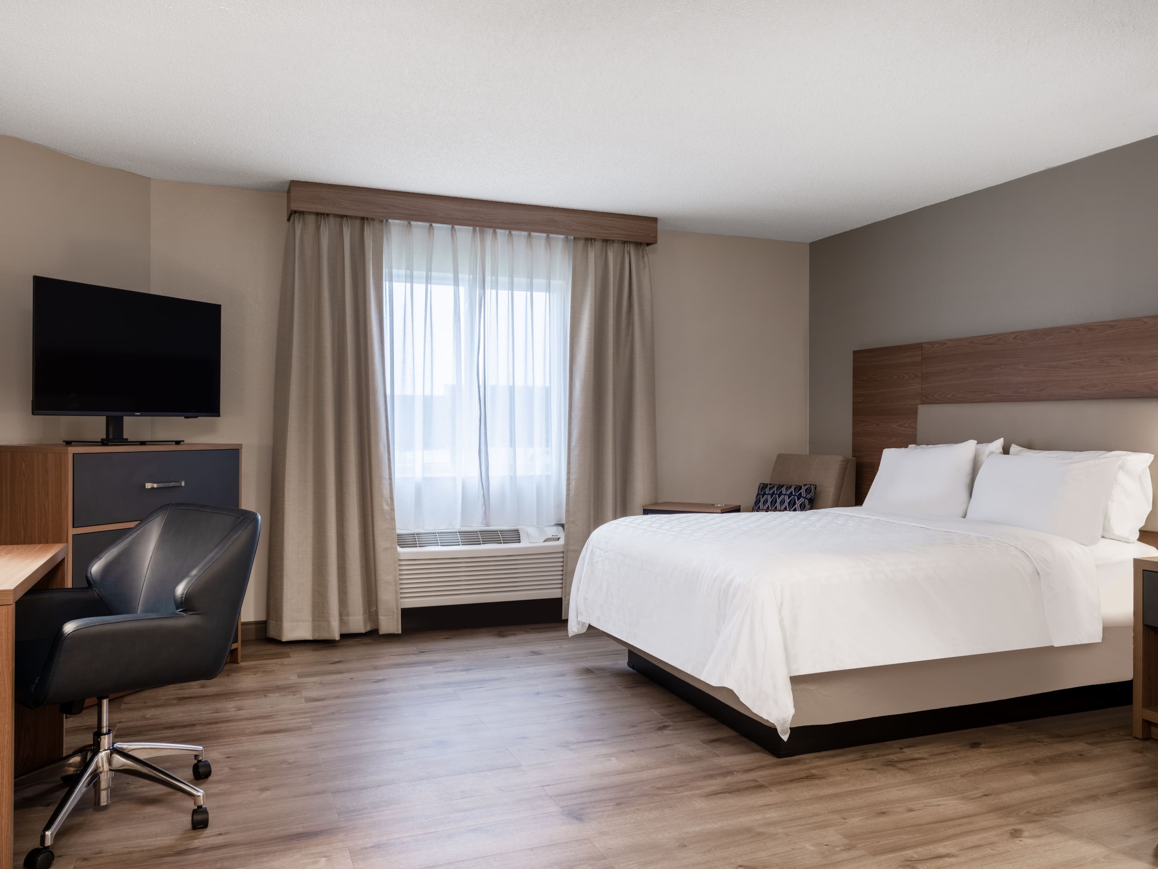 Candlewood Suites Rockford — 7