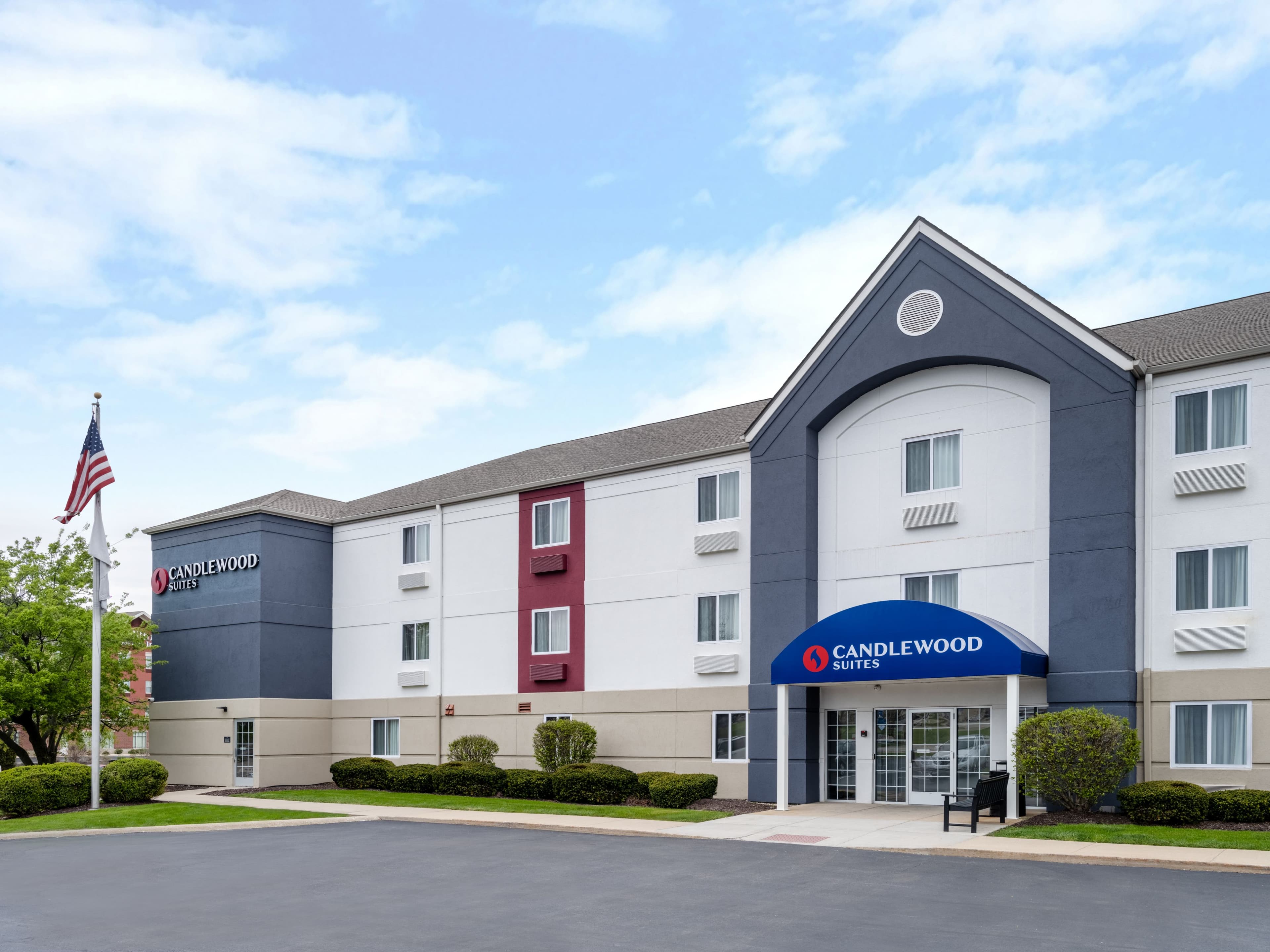 Candlewood Suites Rockford - Image 1