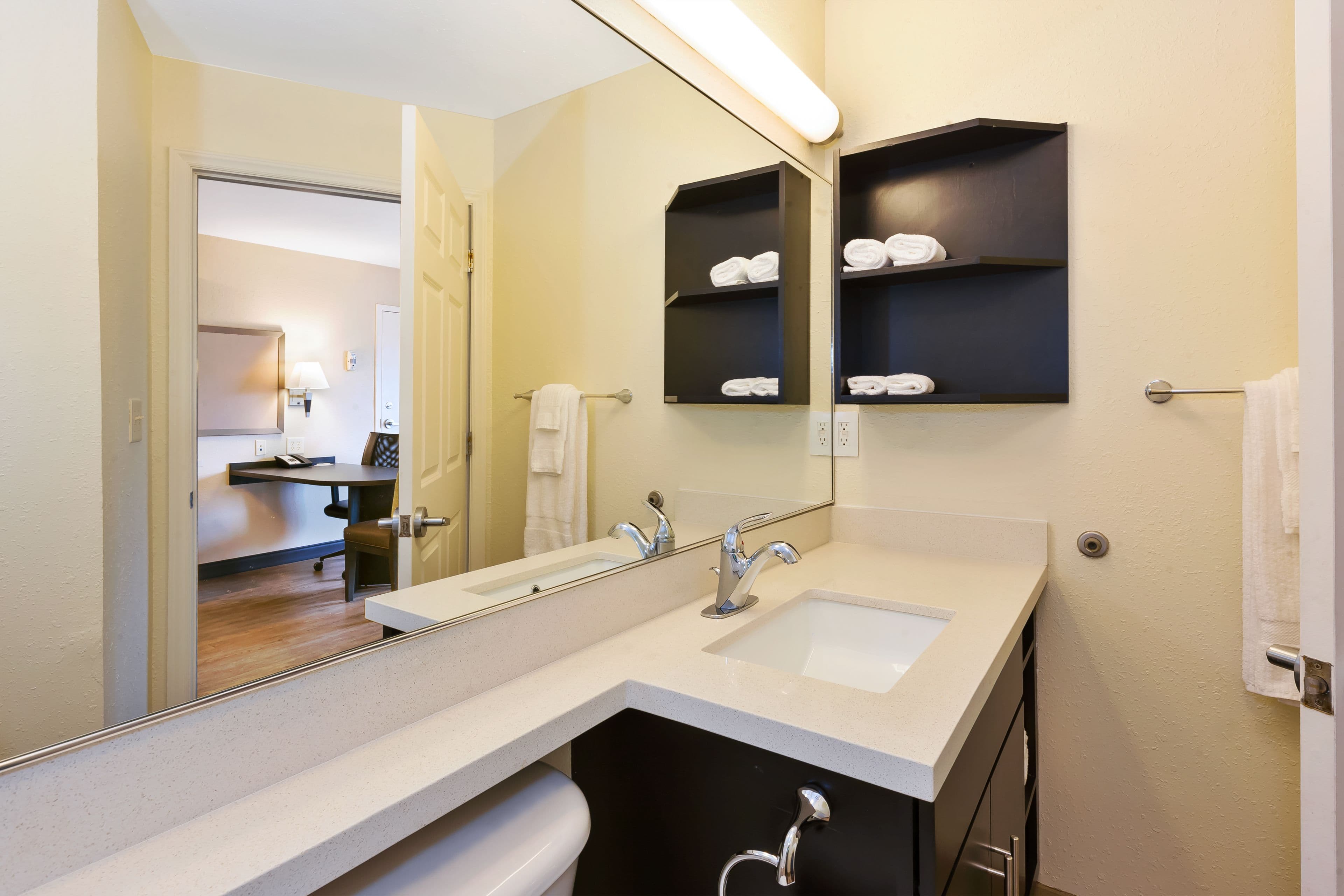 Candlewood Suites Rocky Mount - Image 4