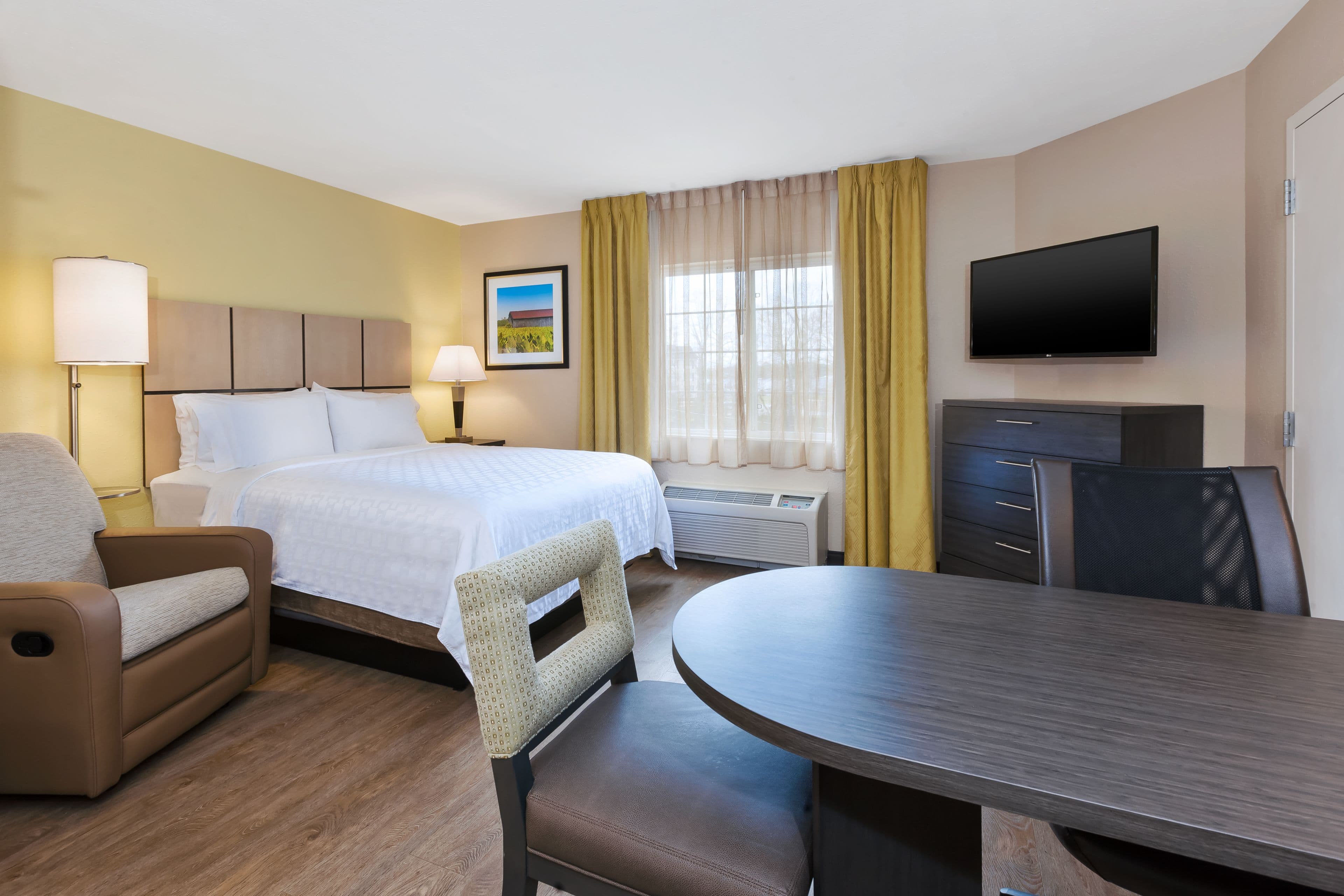 Candlewood Suites Rocky Mount - Image 2