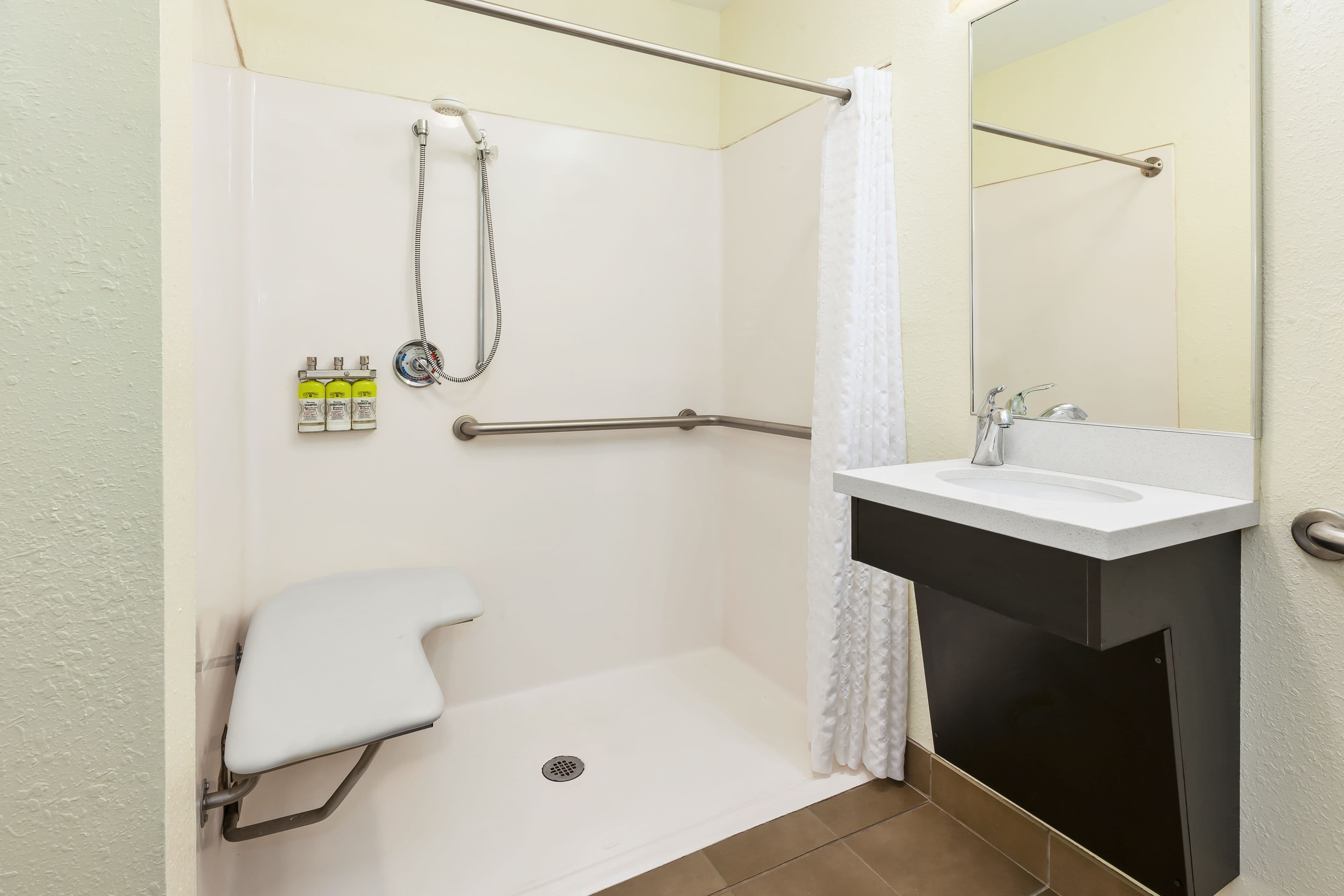 Candlewood Suites Rocky Mount — 16
