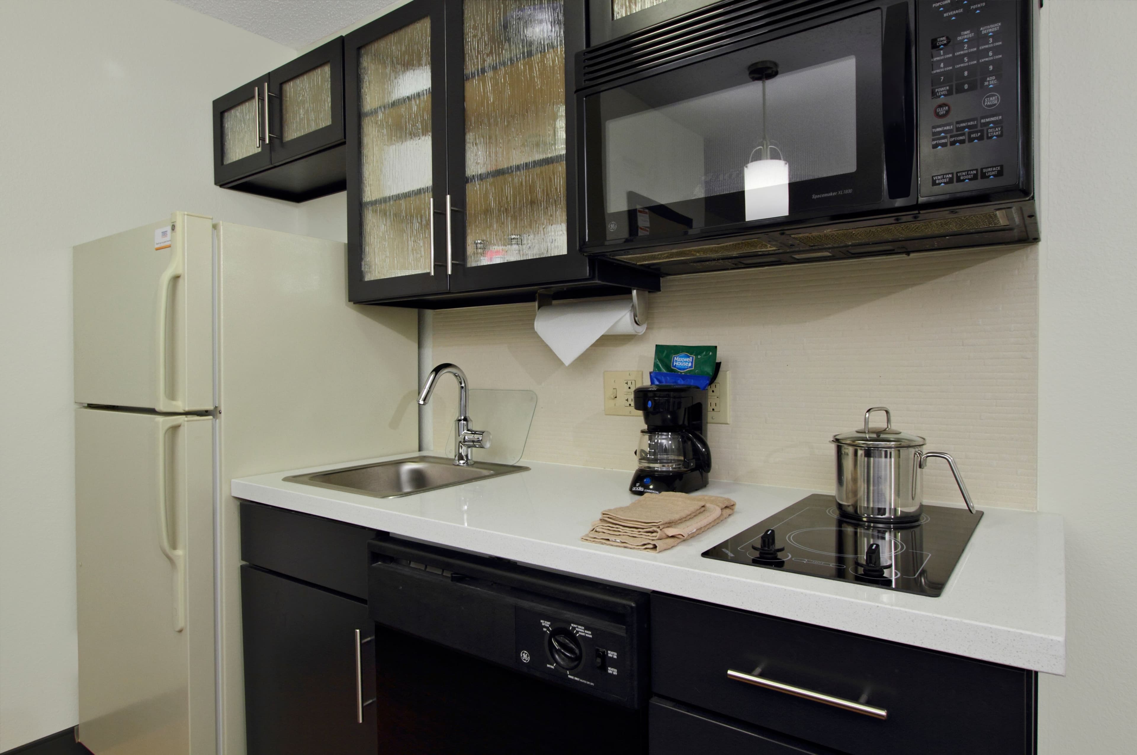Candlewood Suites Rogers/Bentonville - Image 5