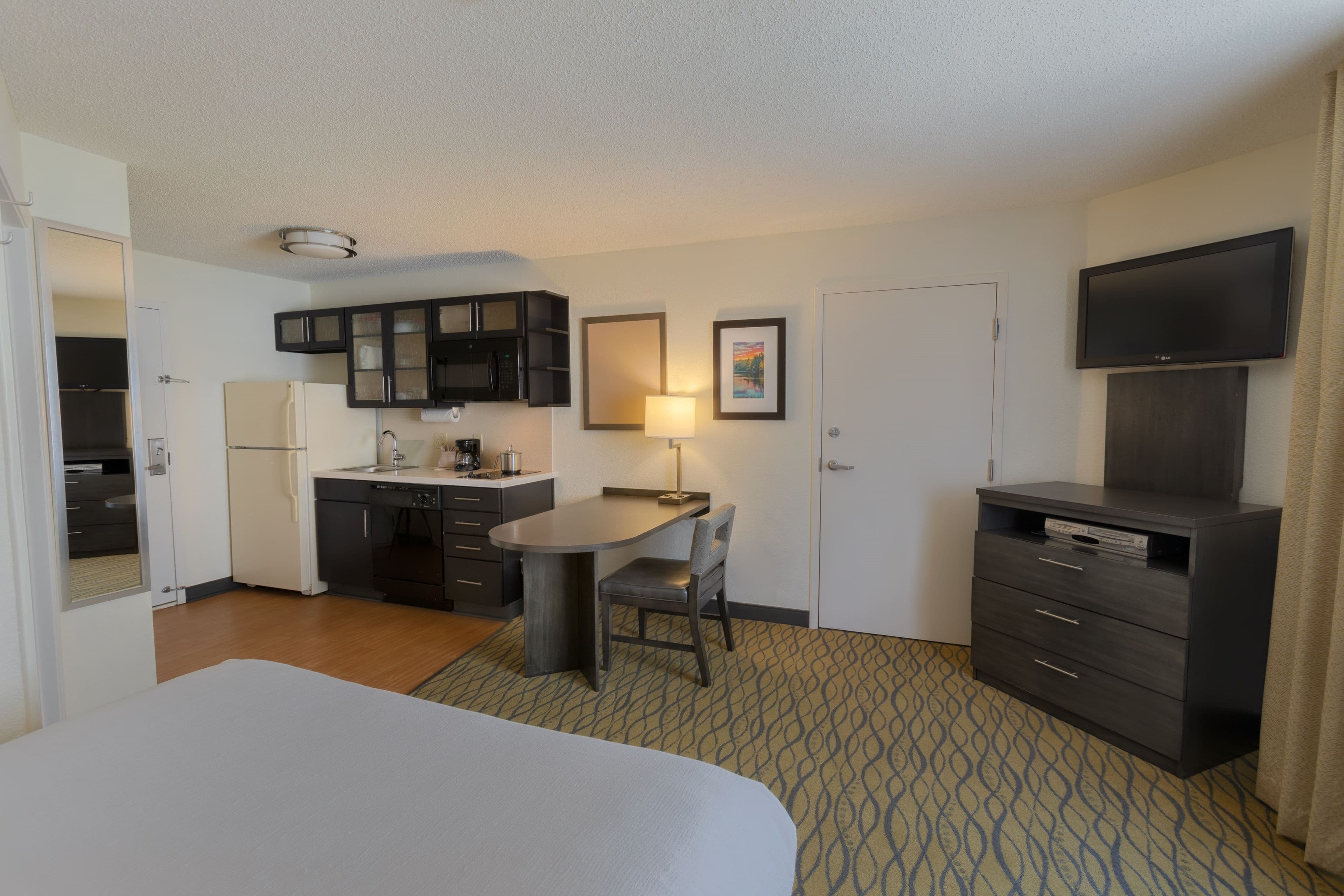 Candlewood Suites Rogers/Bentonville - Image 2