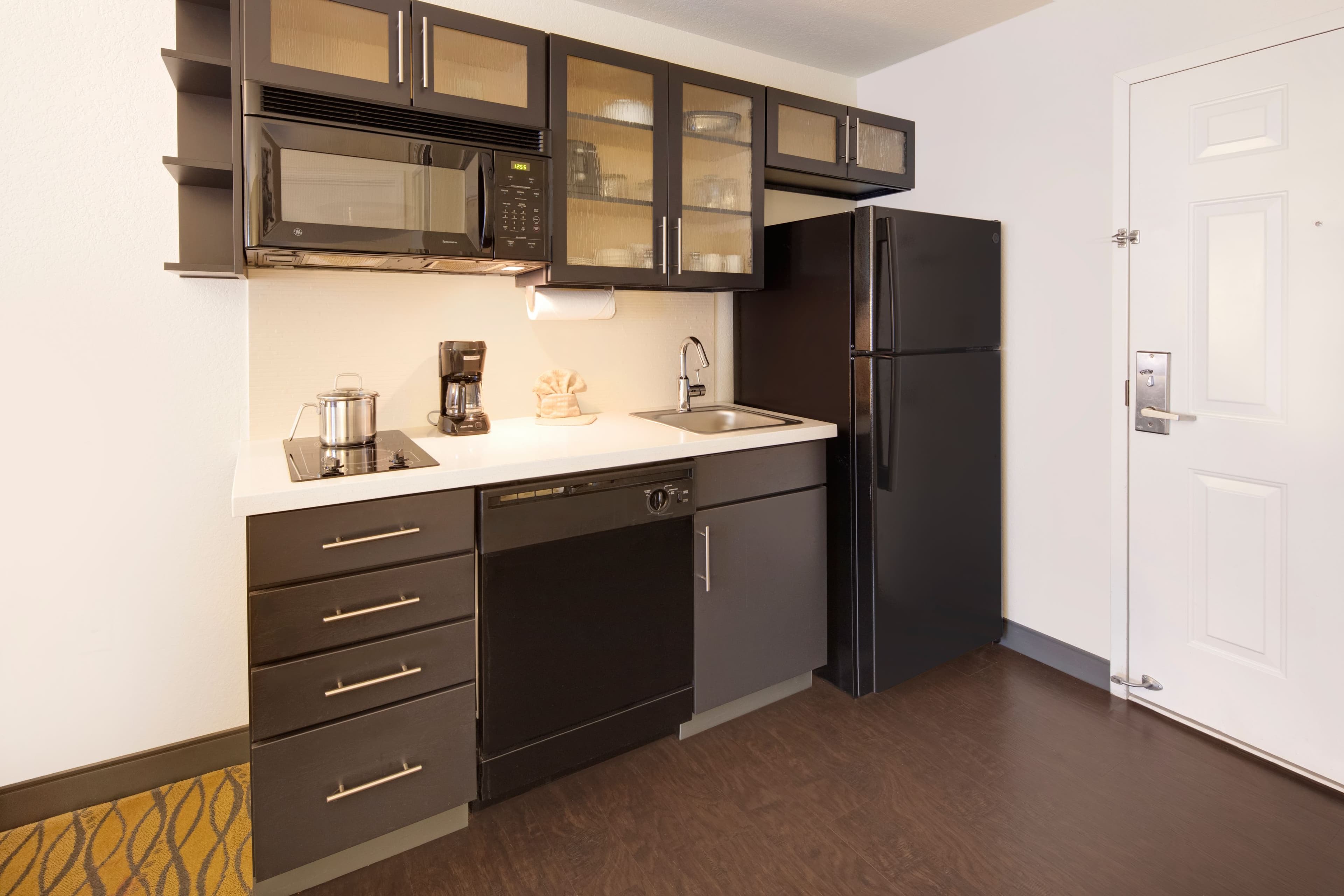 Candlewood Suites Rogers/Bentonville - Image 3