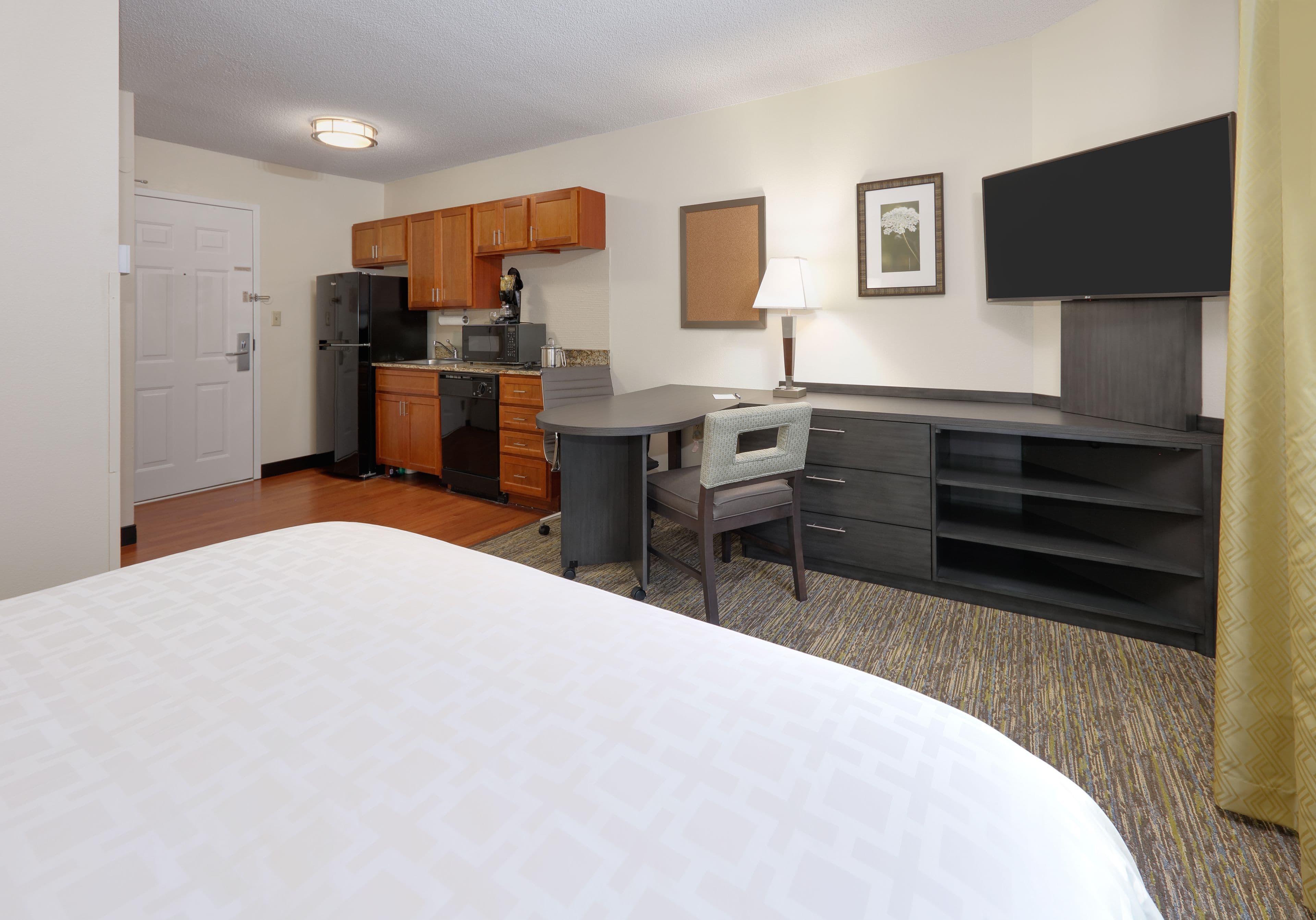 Candlewood Suites Salina — 7