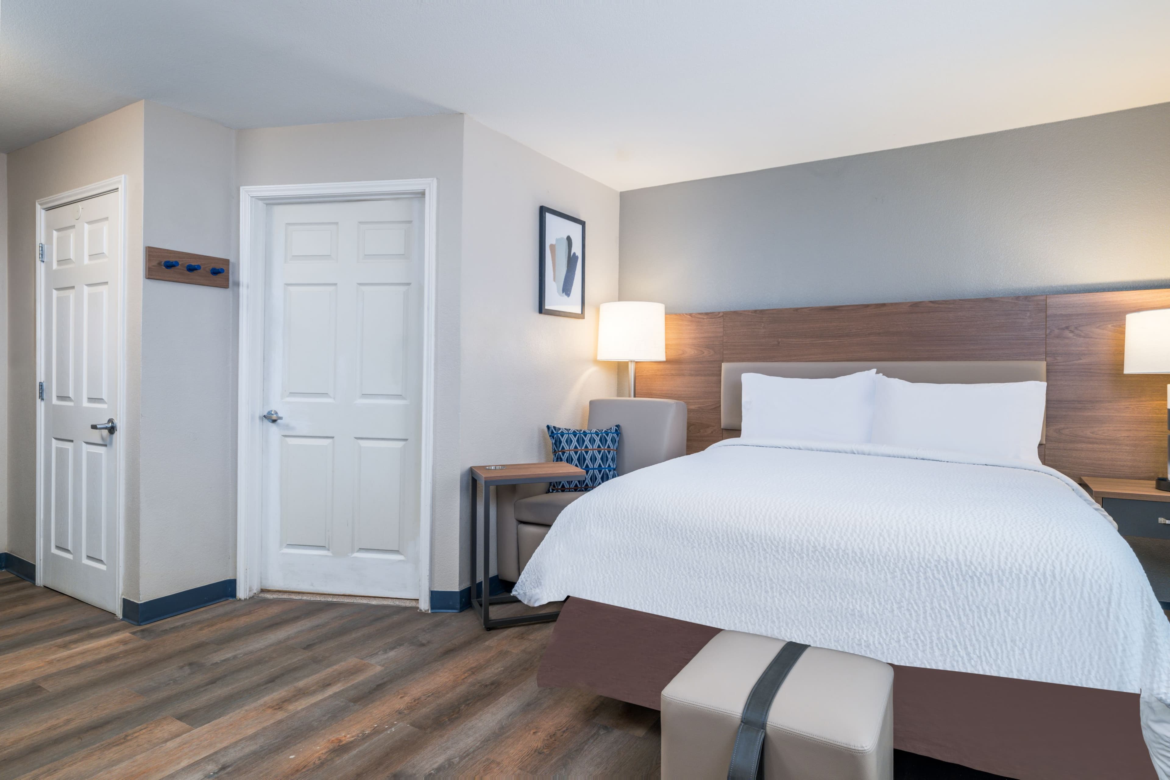 Candlewood Suites San Antonio NW near SeaWorld - Image 2