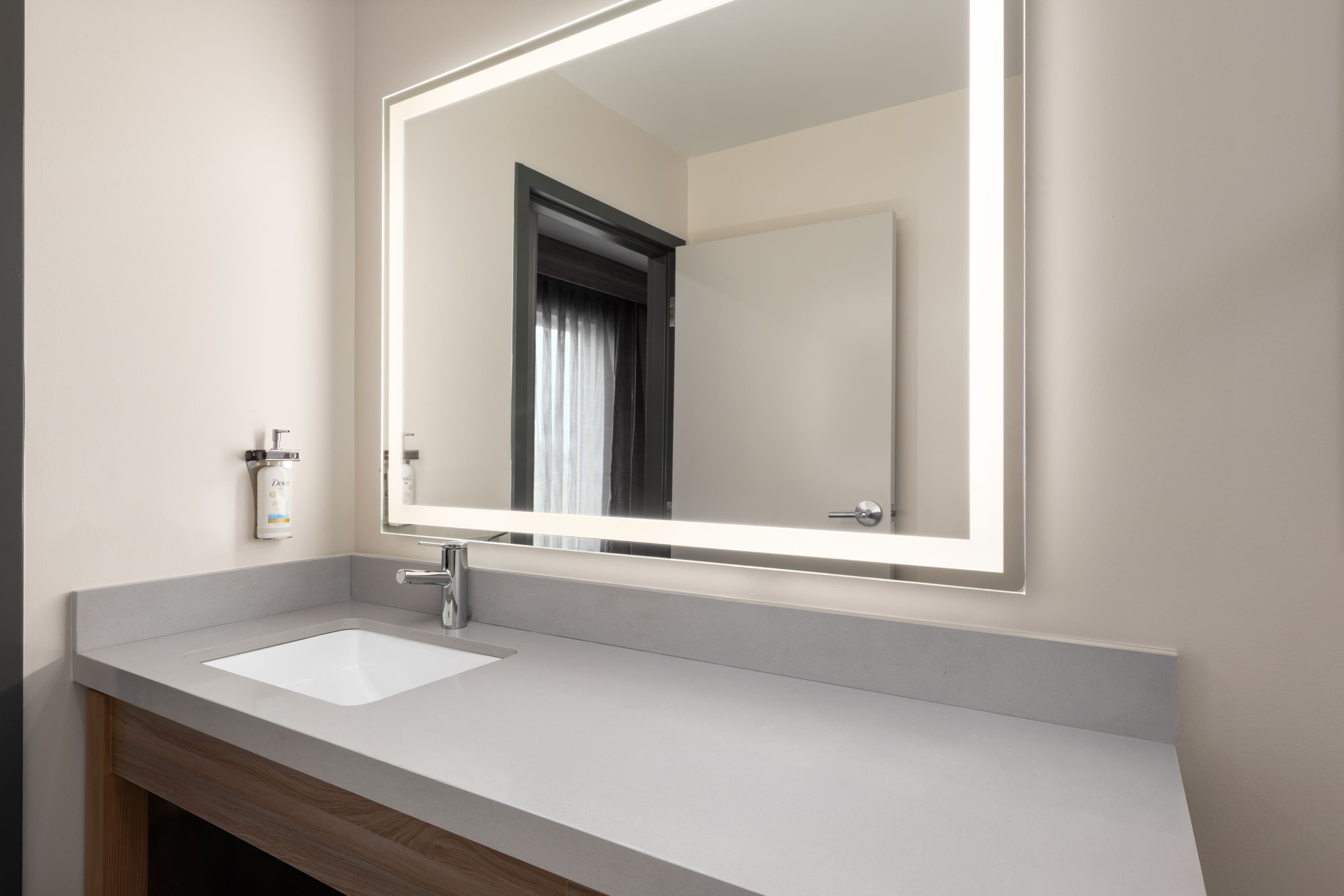 Studio Suite - Image 5