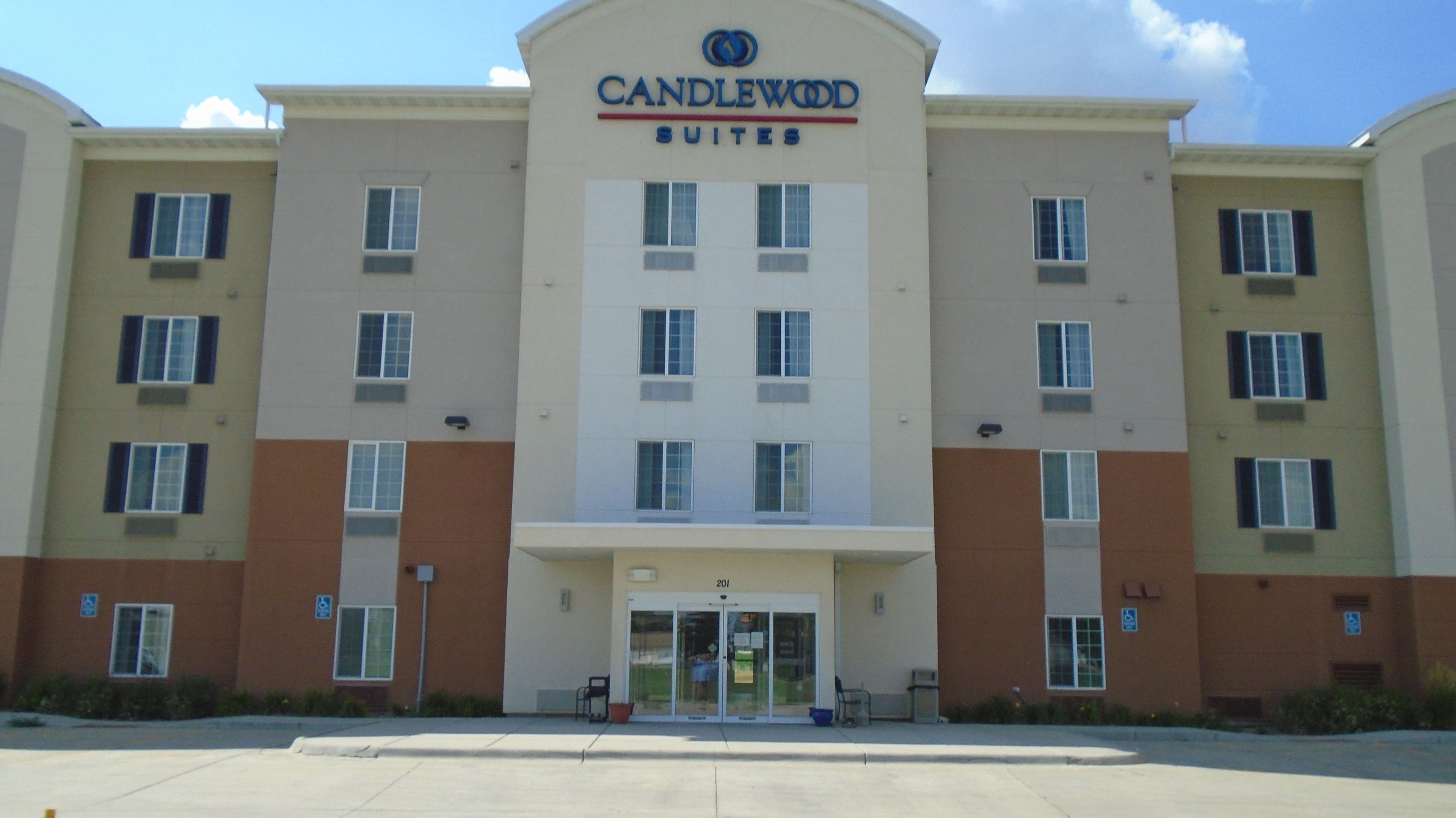 Candlewood Suites Sidney - Image 1