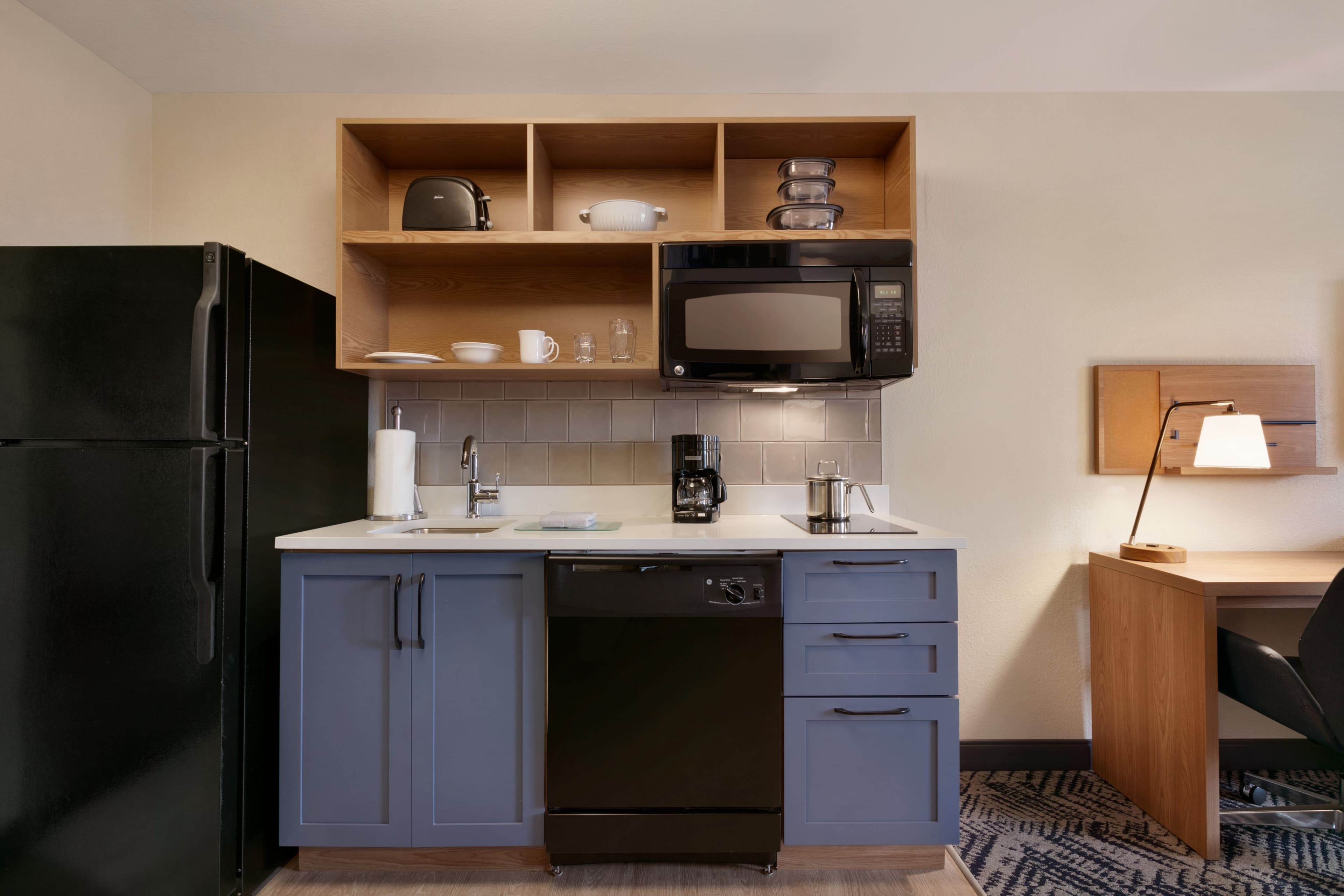 Candlewood Suites Springfield - Image 2