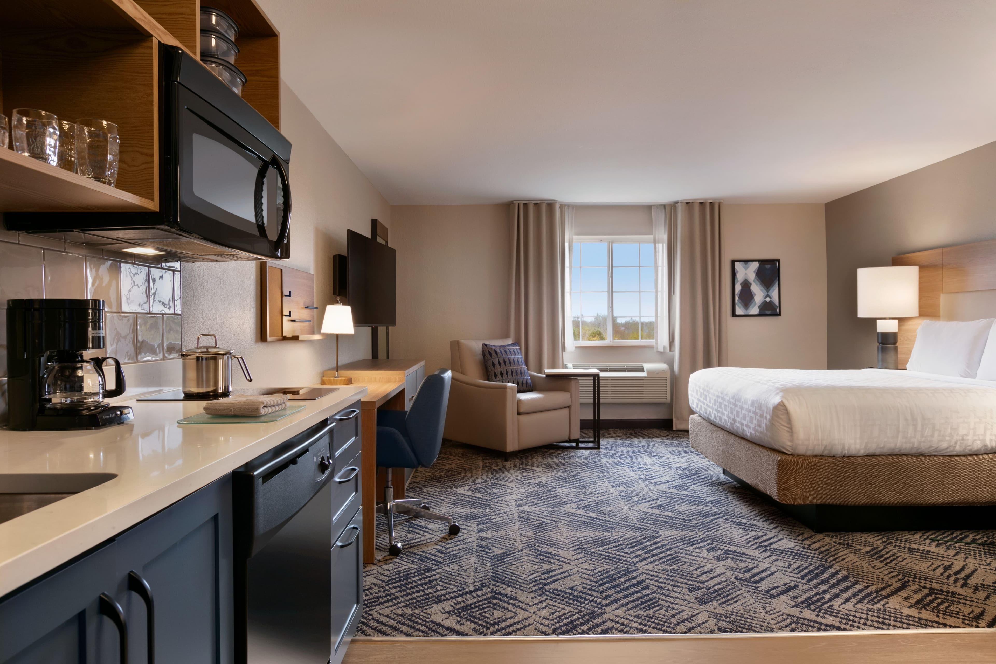 1 Queen Bed Studio Suite - Image 3