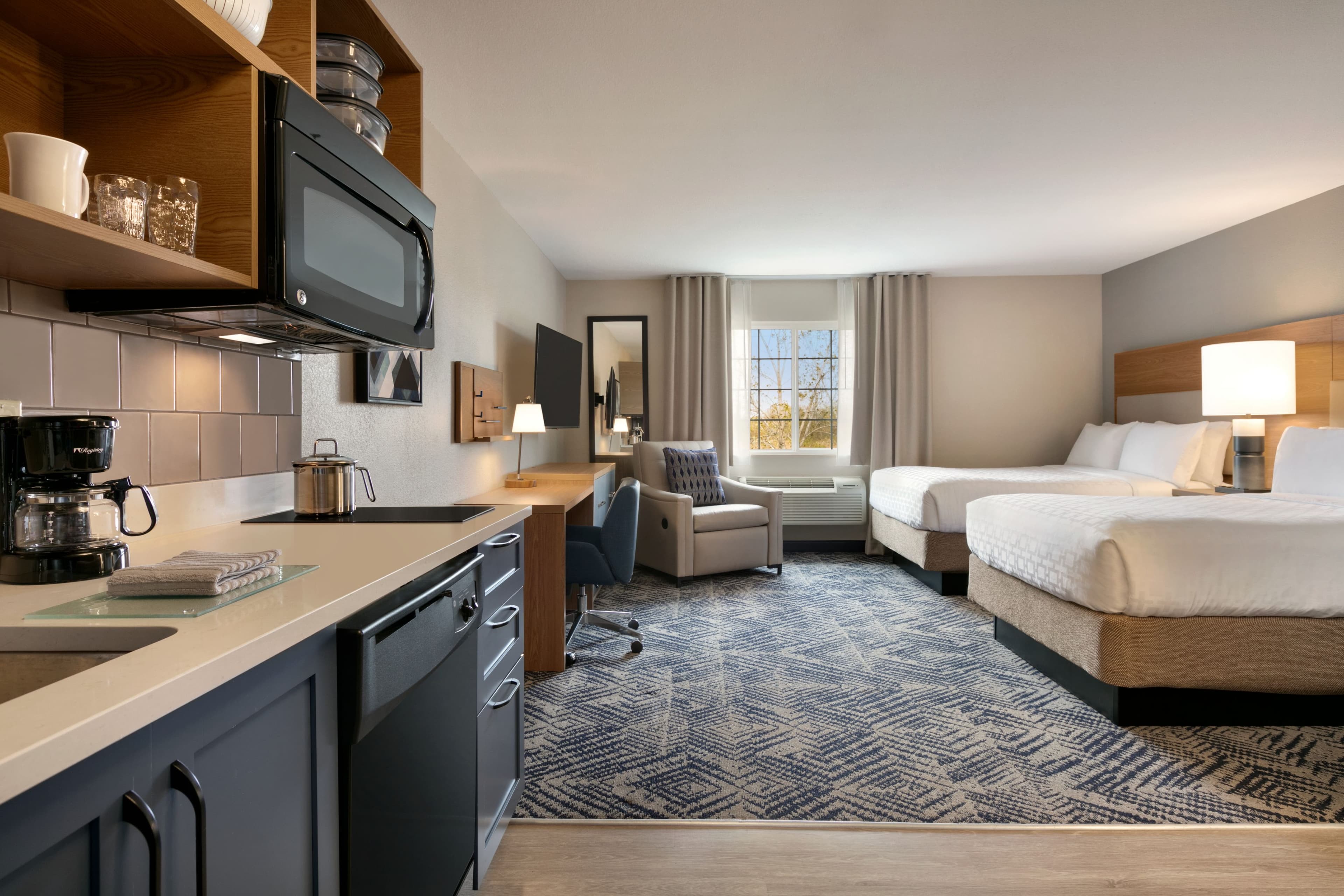 Candlewood Suites Springfield — 16