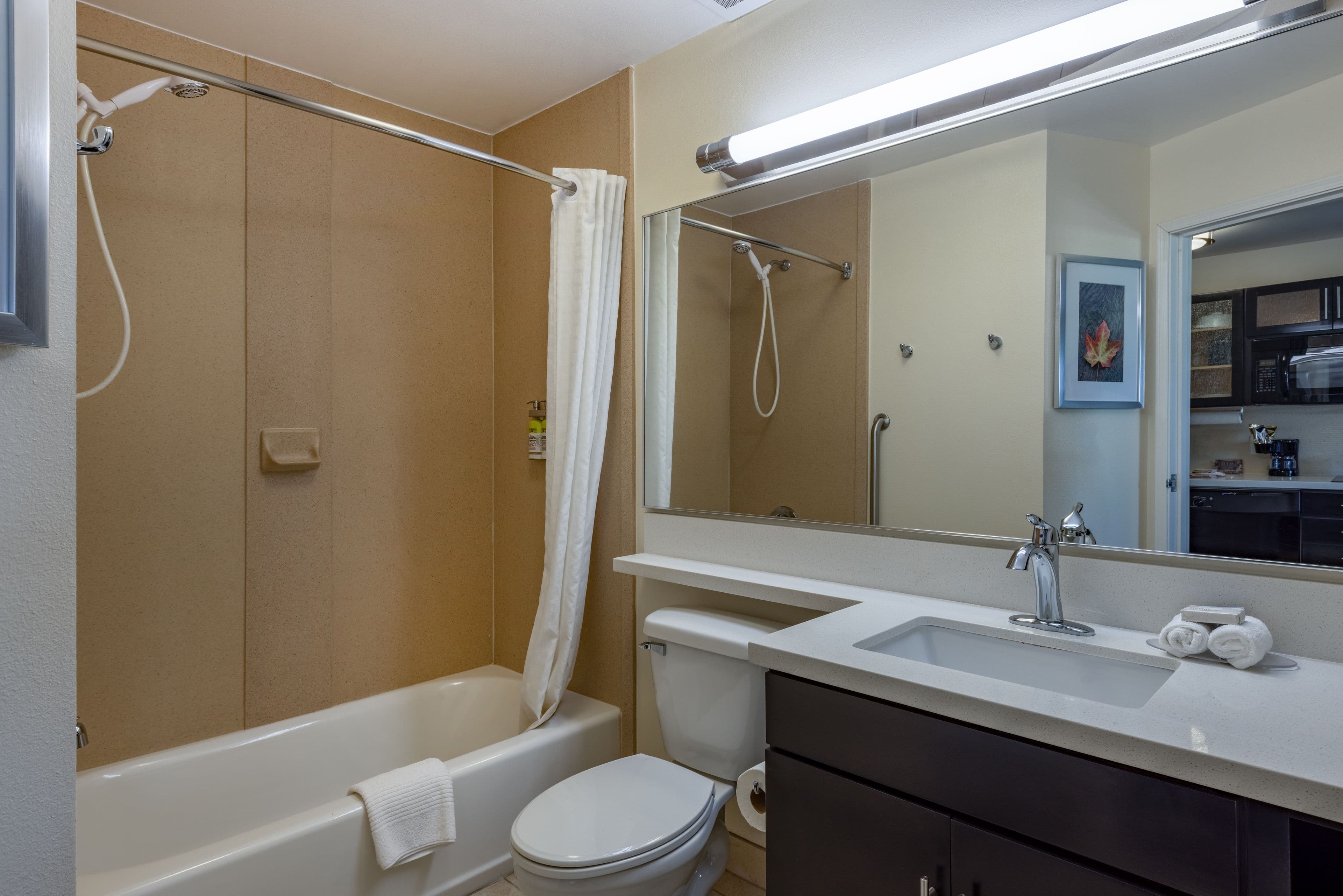 Candlewood Suites Springfield-Medical District - Image 2