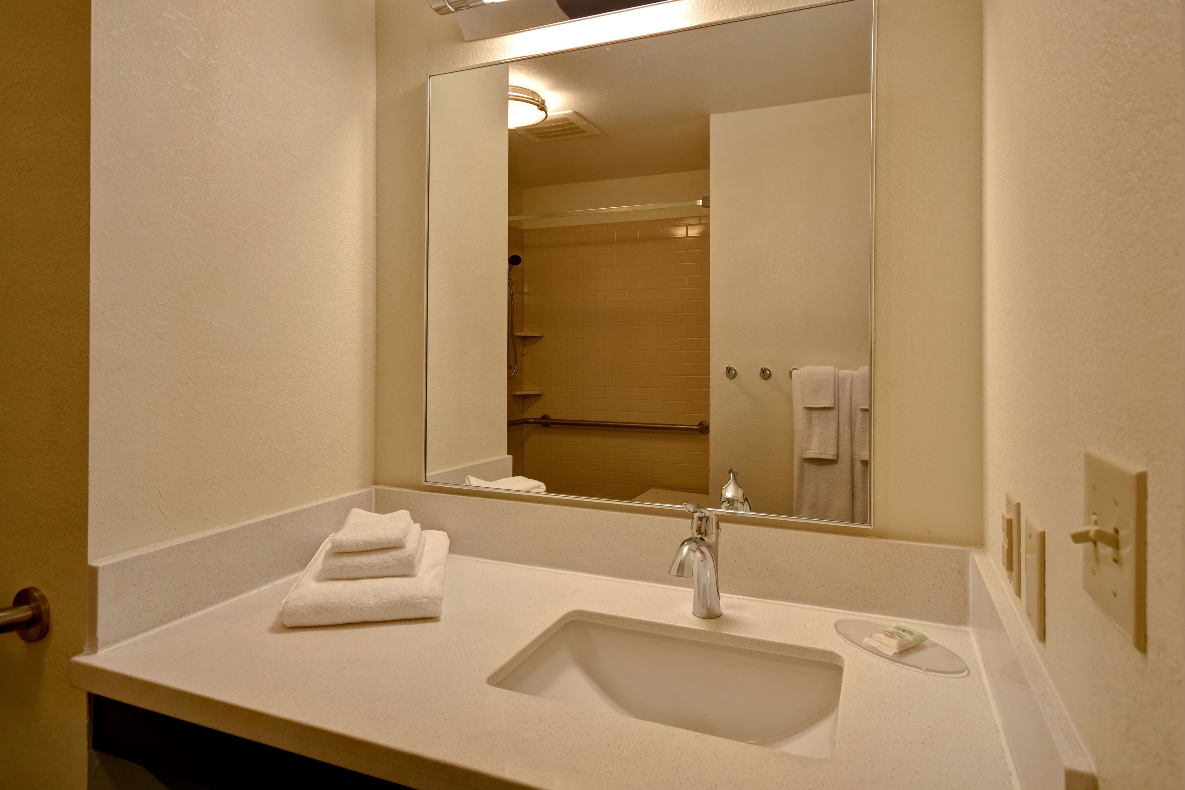Candlewood Suites St. Clairsville-Wheeling Area — 13