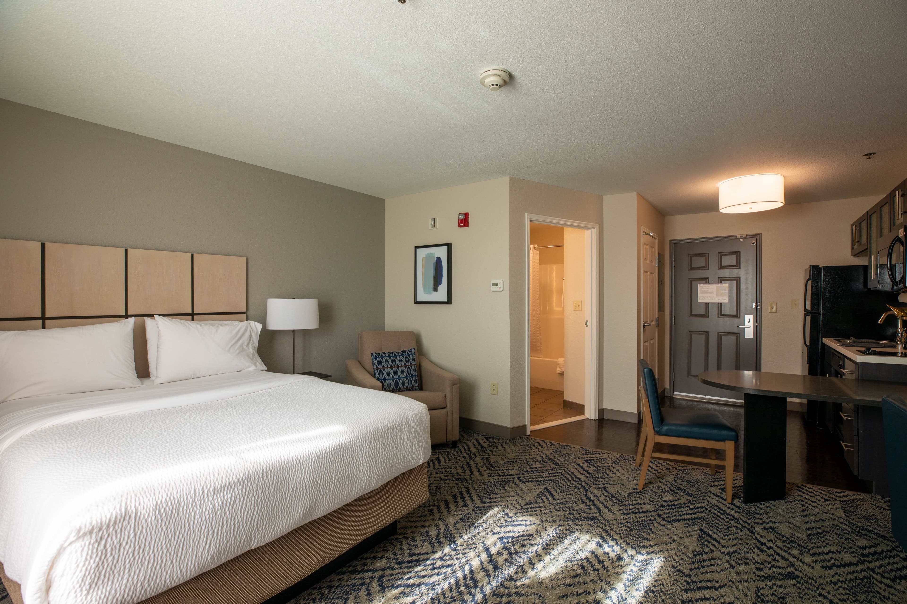 Candlewood Suites St. Joseph - Image 4