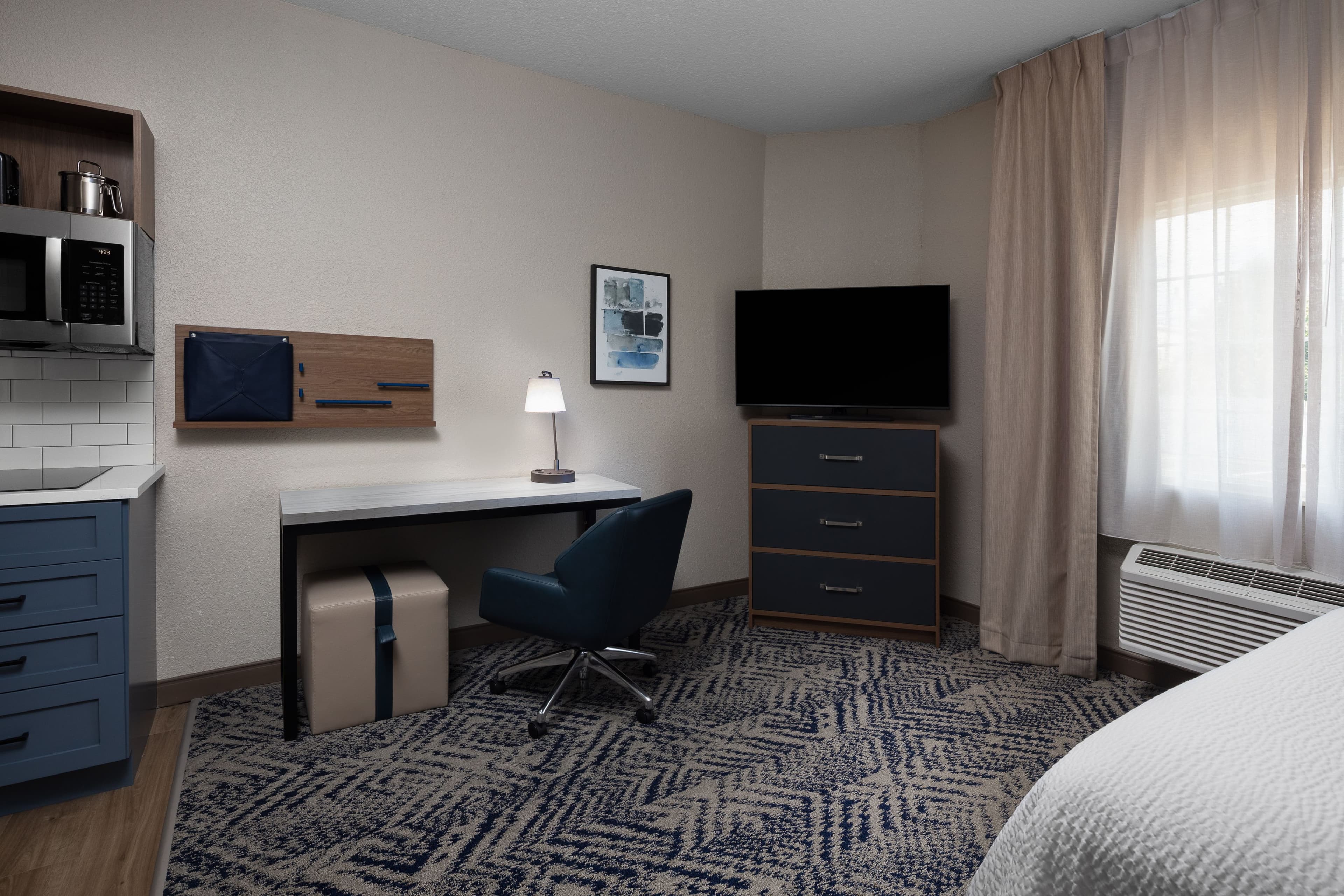 Candlewood Suites St. Robert — 14
