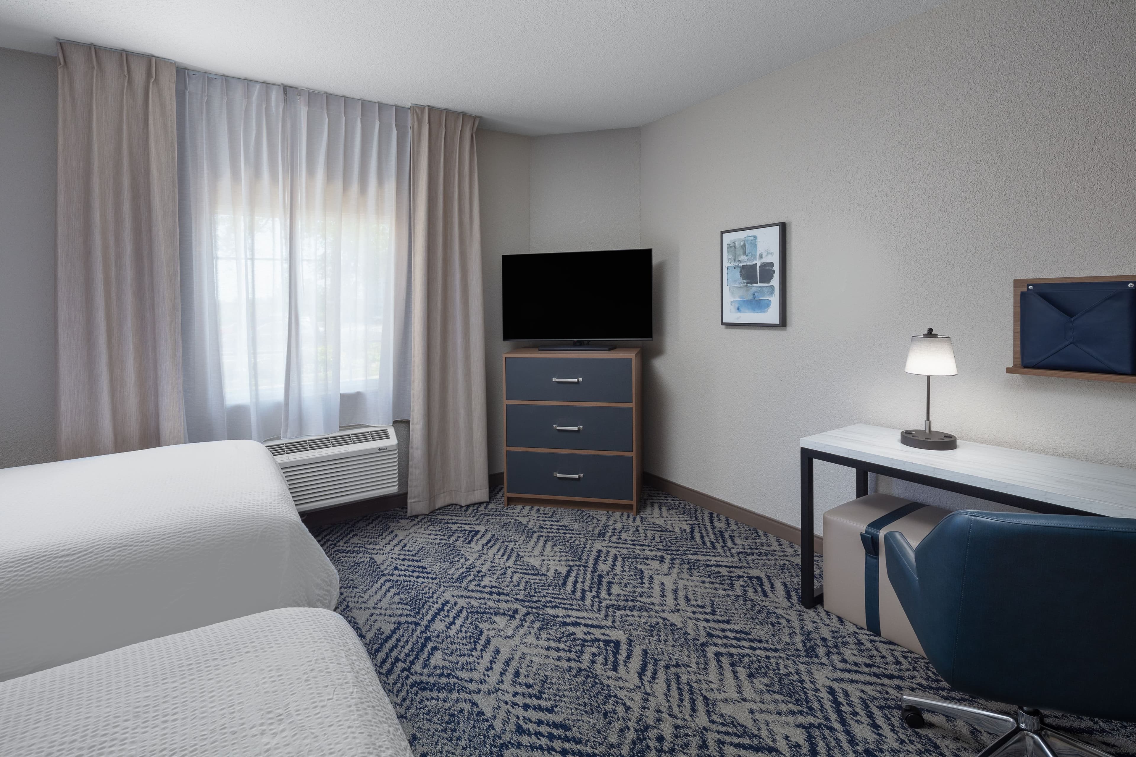 Candlewood Suites St. Robert — 17