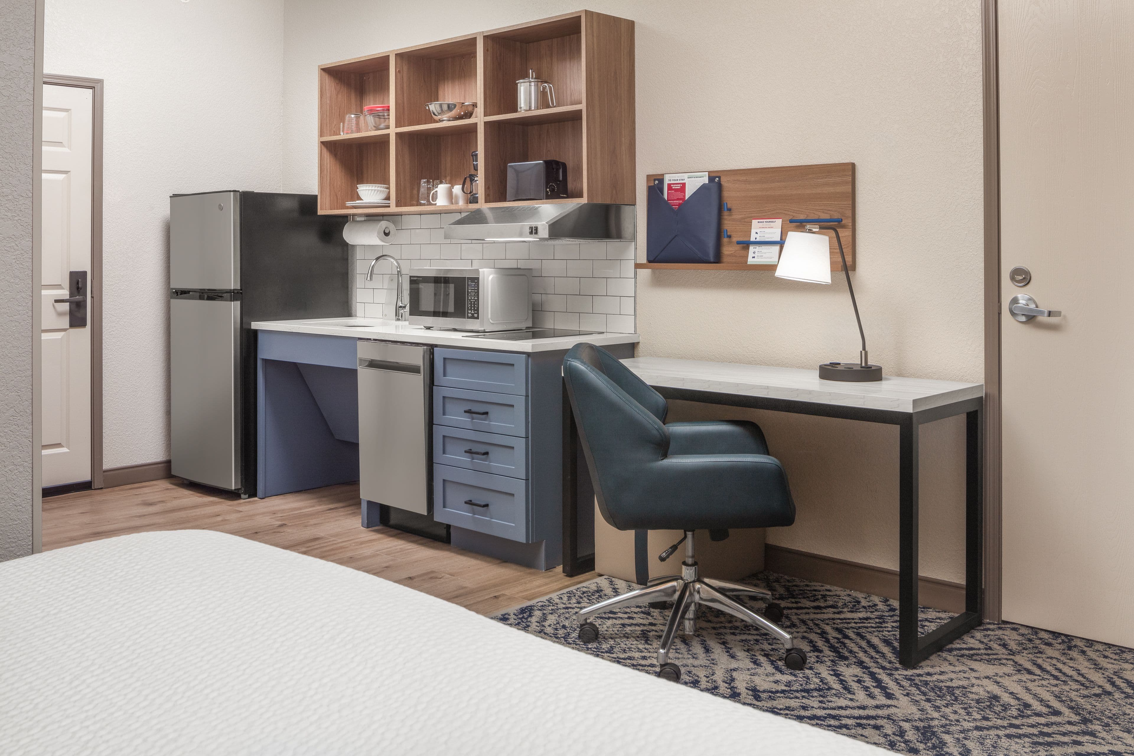Candlewood Suites St. Robert — 7
