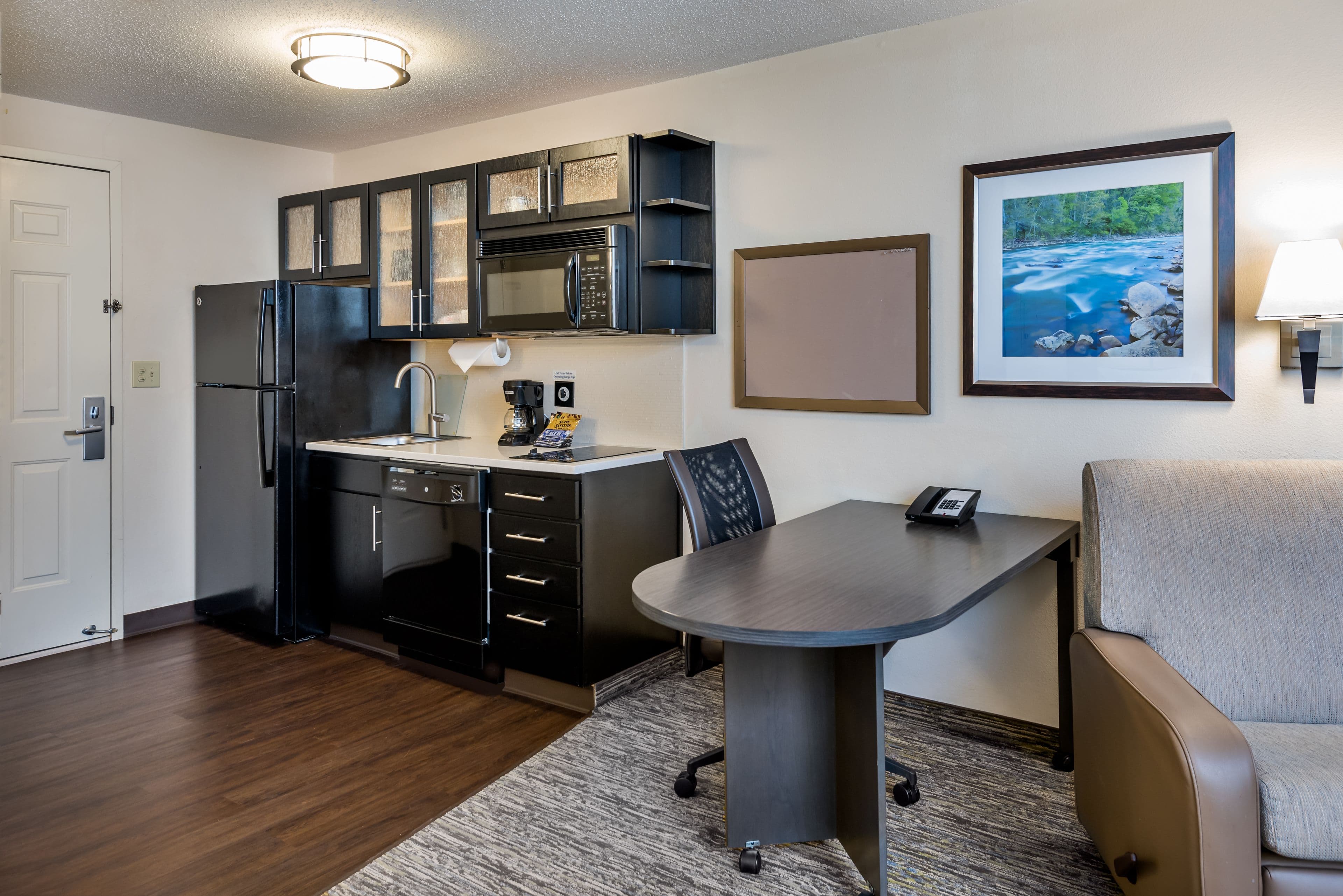 Candlewood Suites Washington Dulles Sterling - Image 3