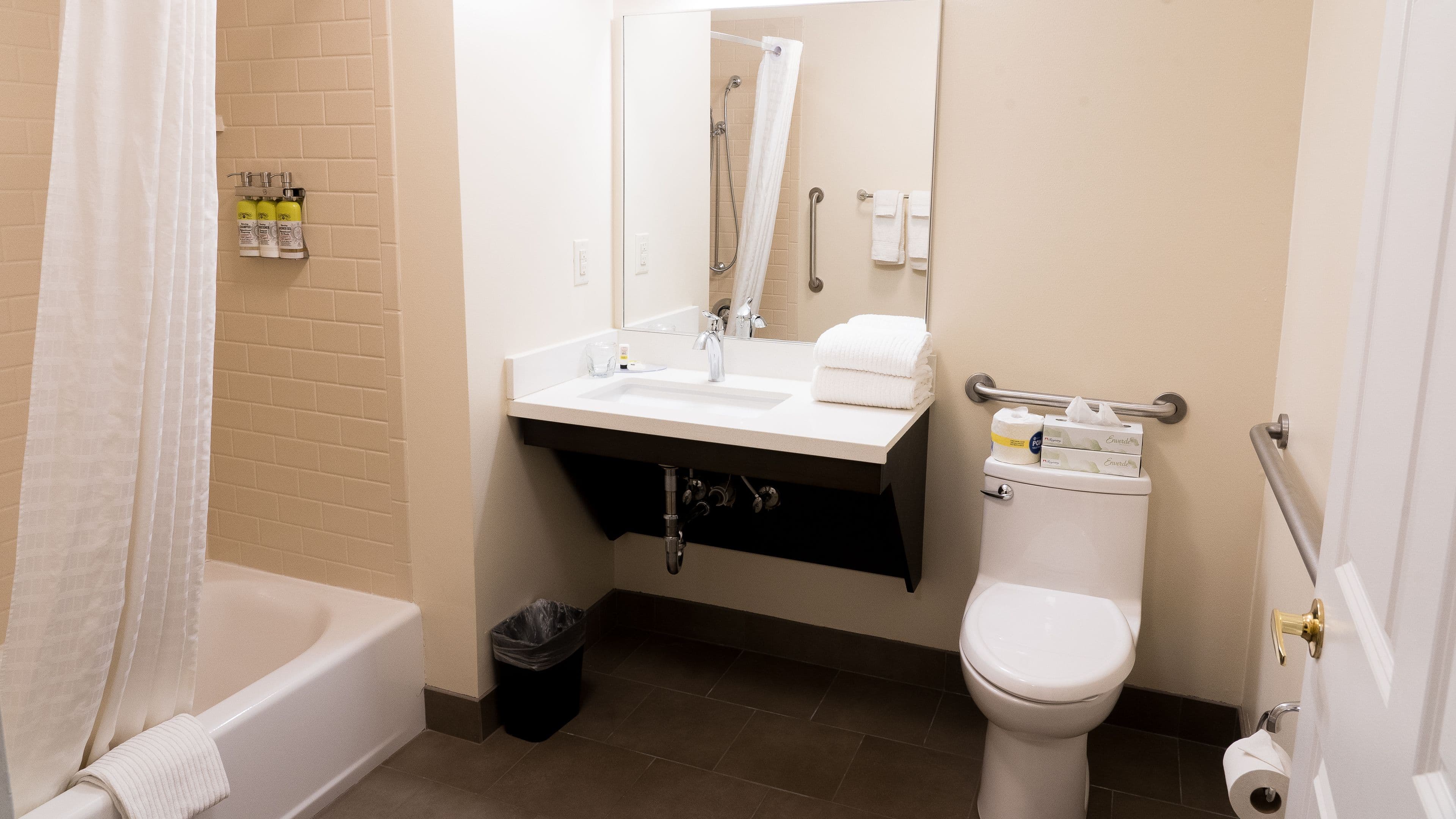 Candlewood Suites St. Joseph/Benton Harbor - Image 5