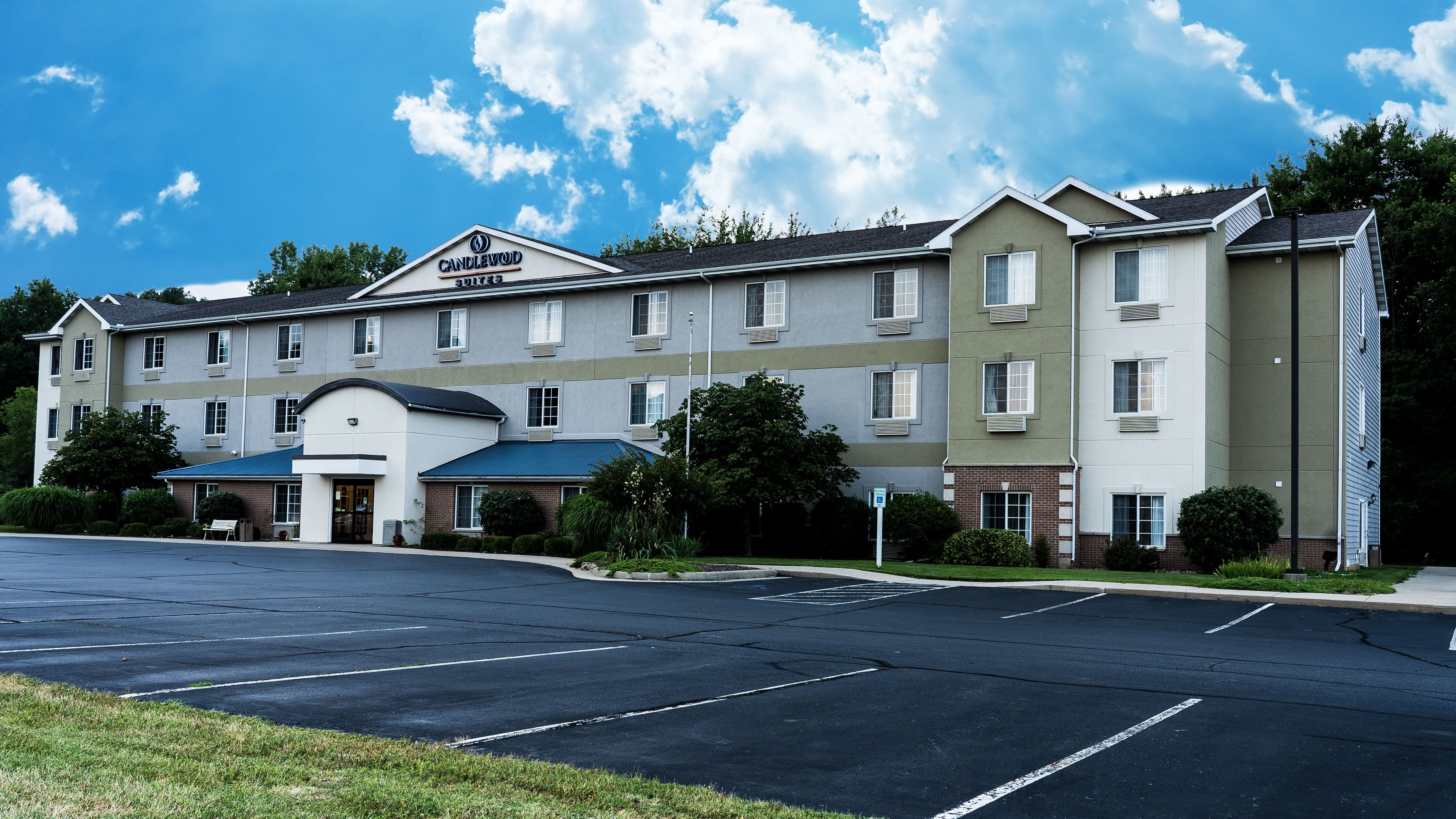 Candlewood Suites St. Joseph/Benton Harbor - Image 1
