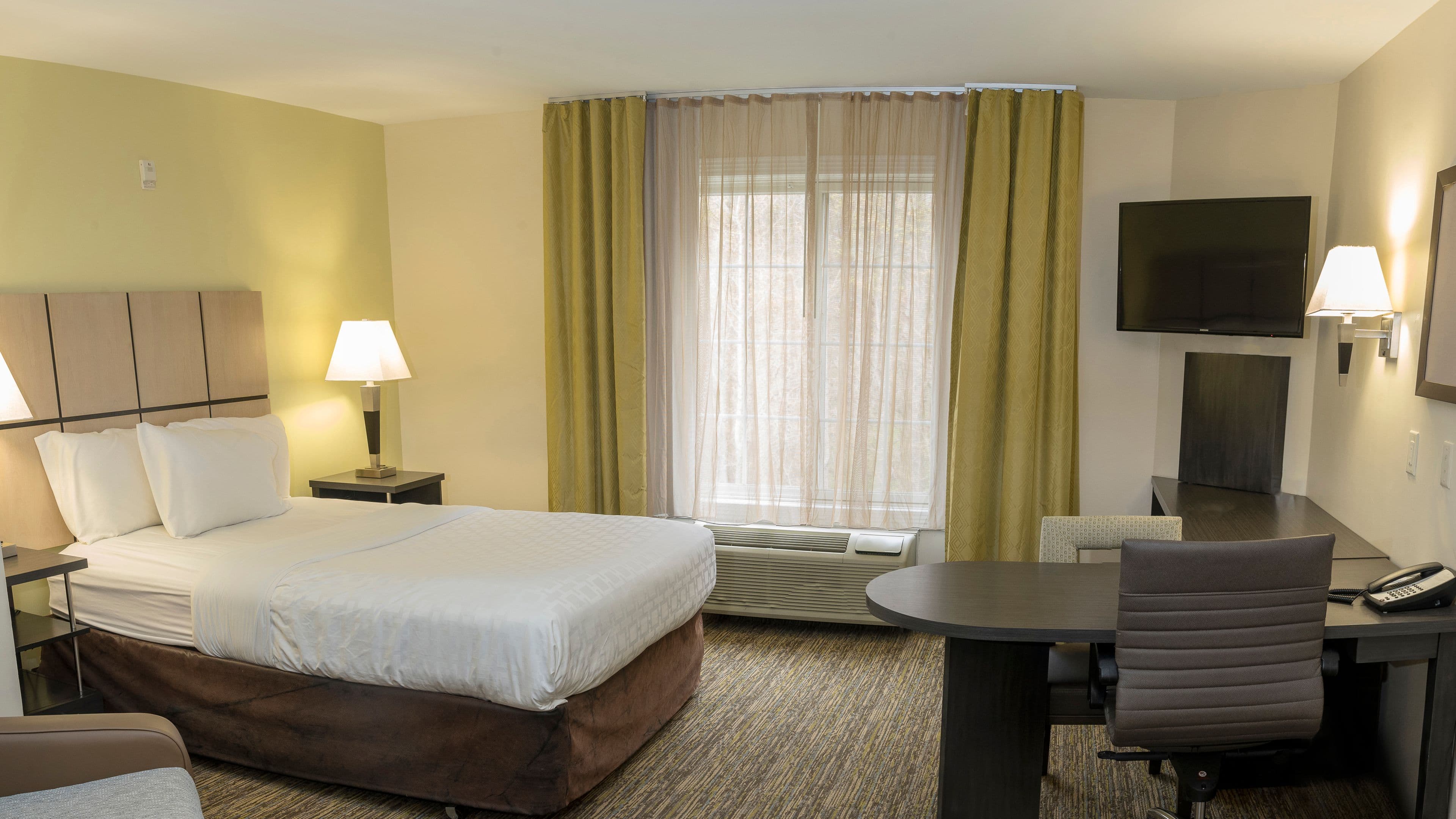 Candlewood Suites St. Joseph/Benton Harbor - Image 2