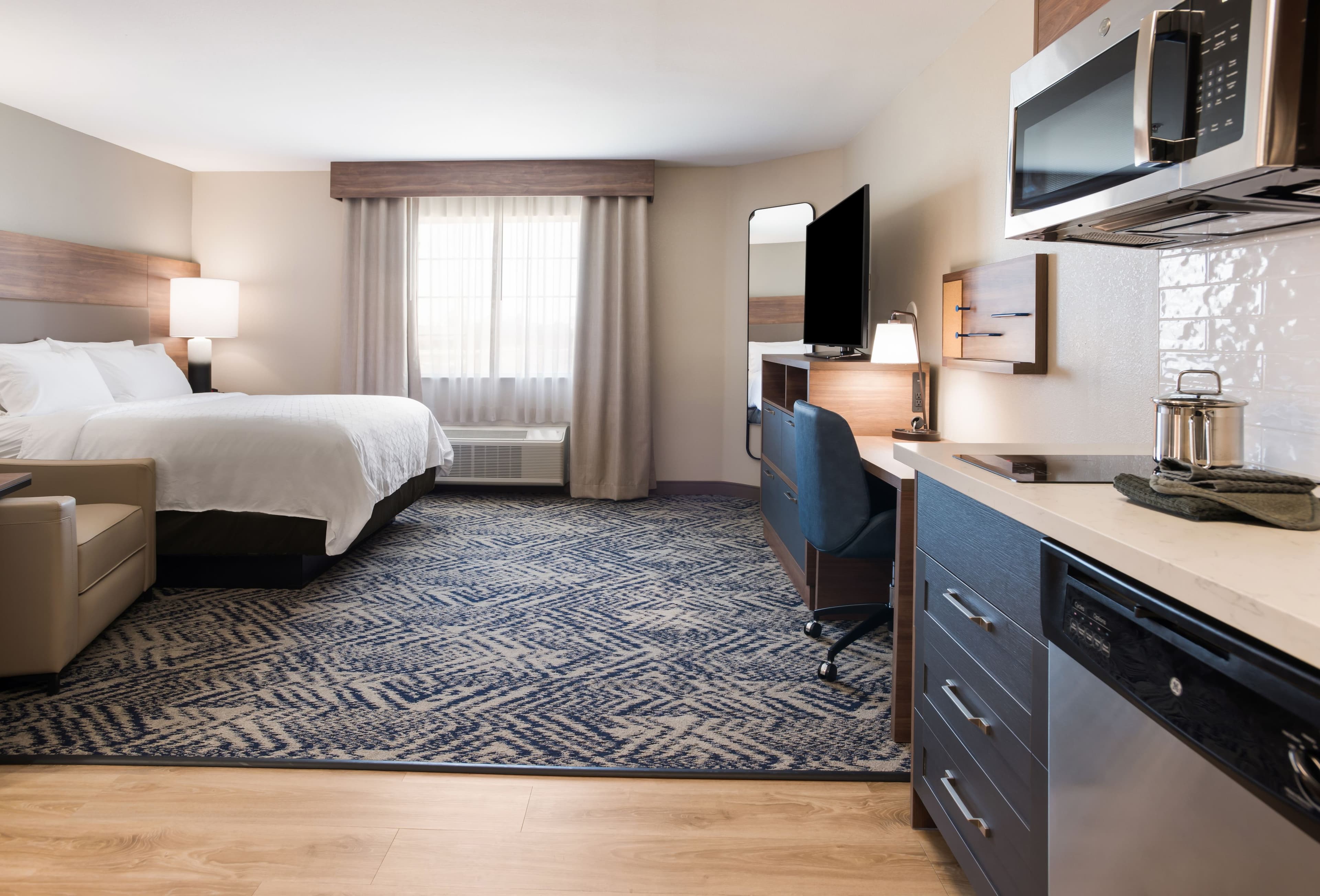 Candlewood Suites Lake Charles-Sulphur — 13