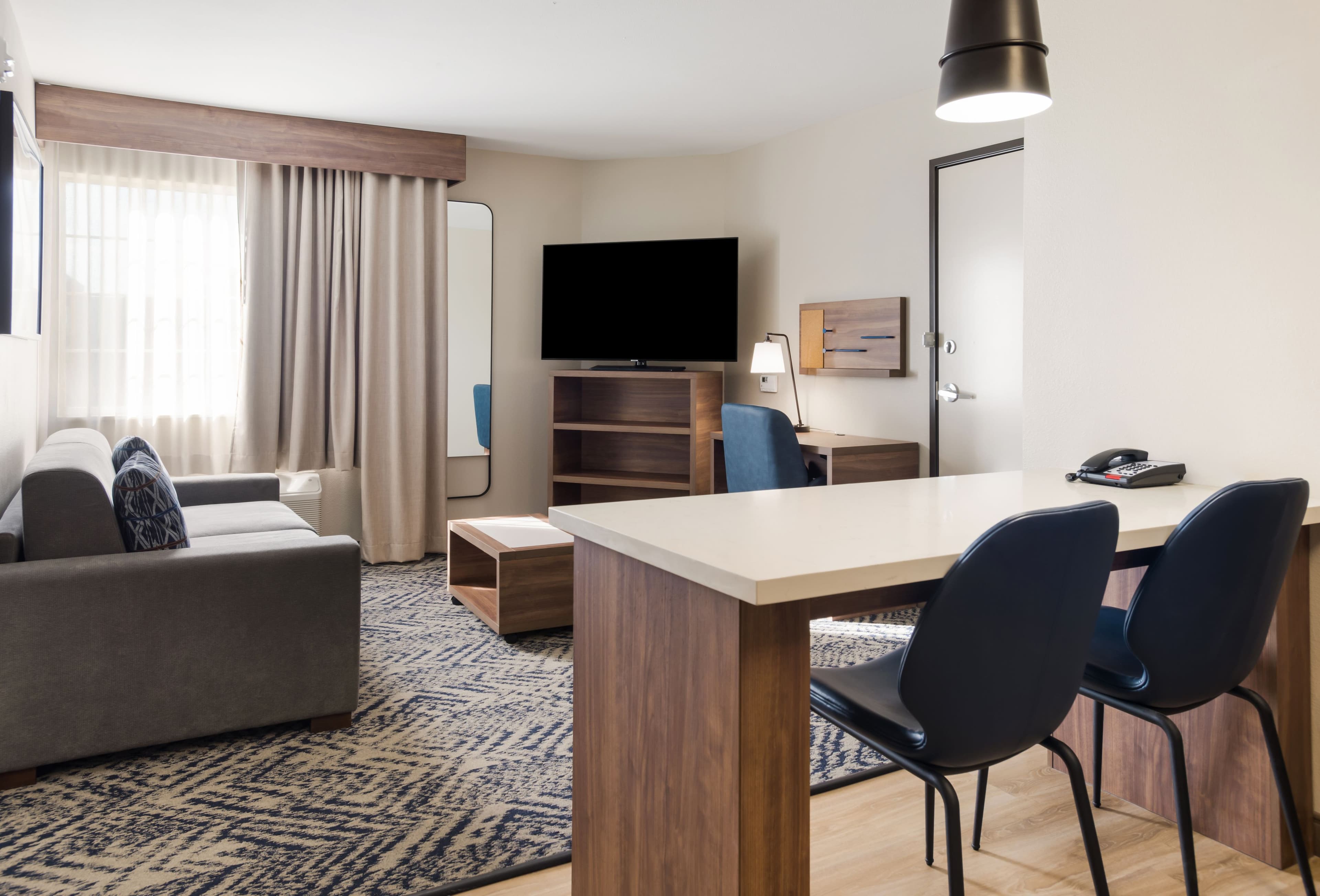 Candlewood Suites Lake Charles-Sulphur - Image 2