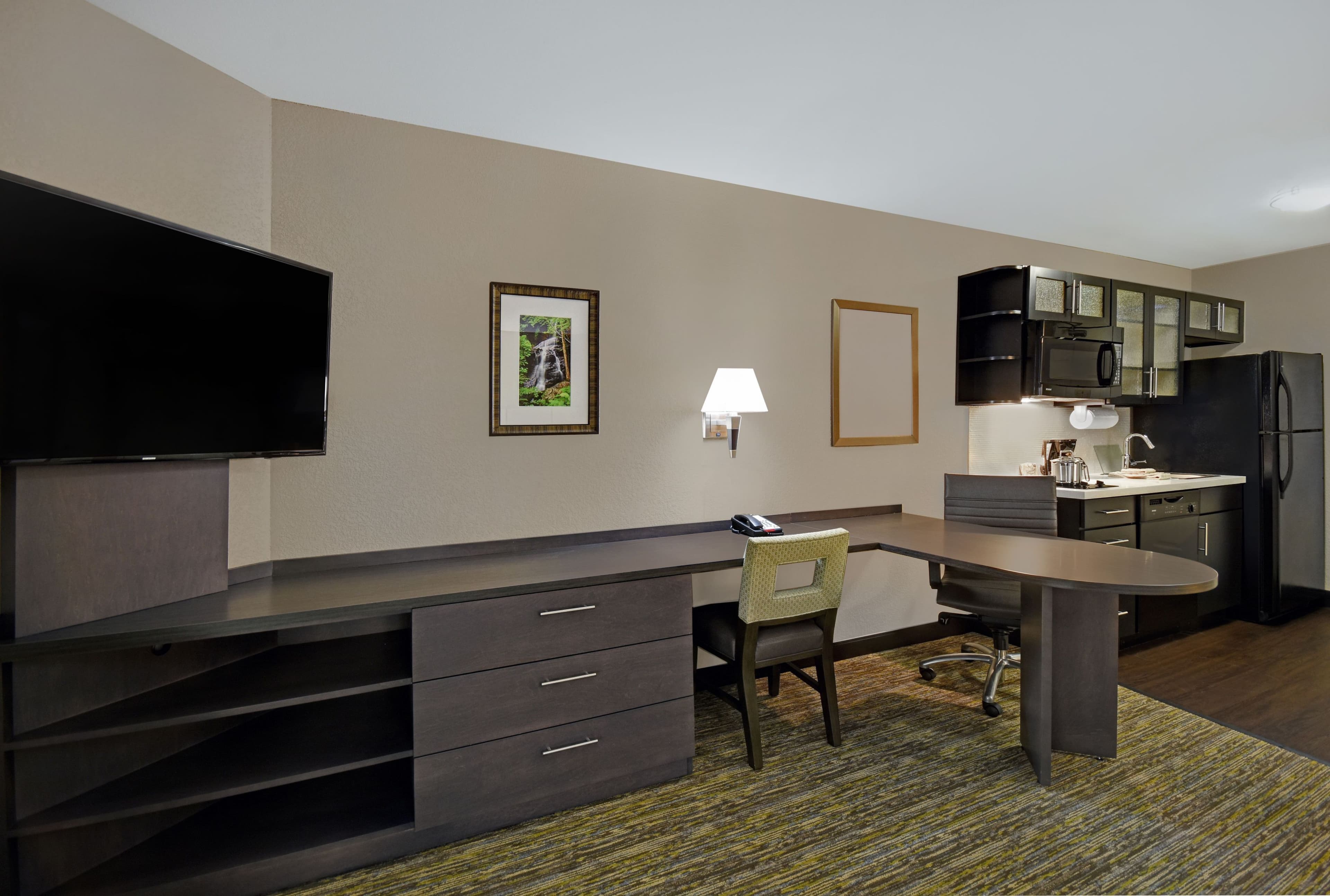 Candlewood Suites Sumter - Image 2