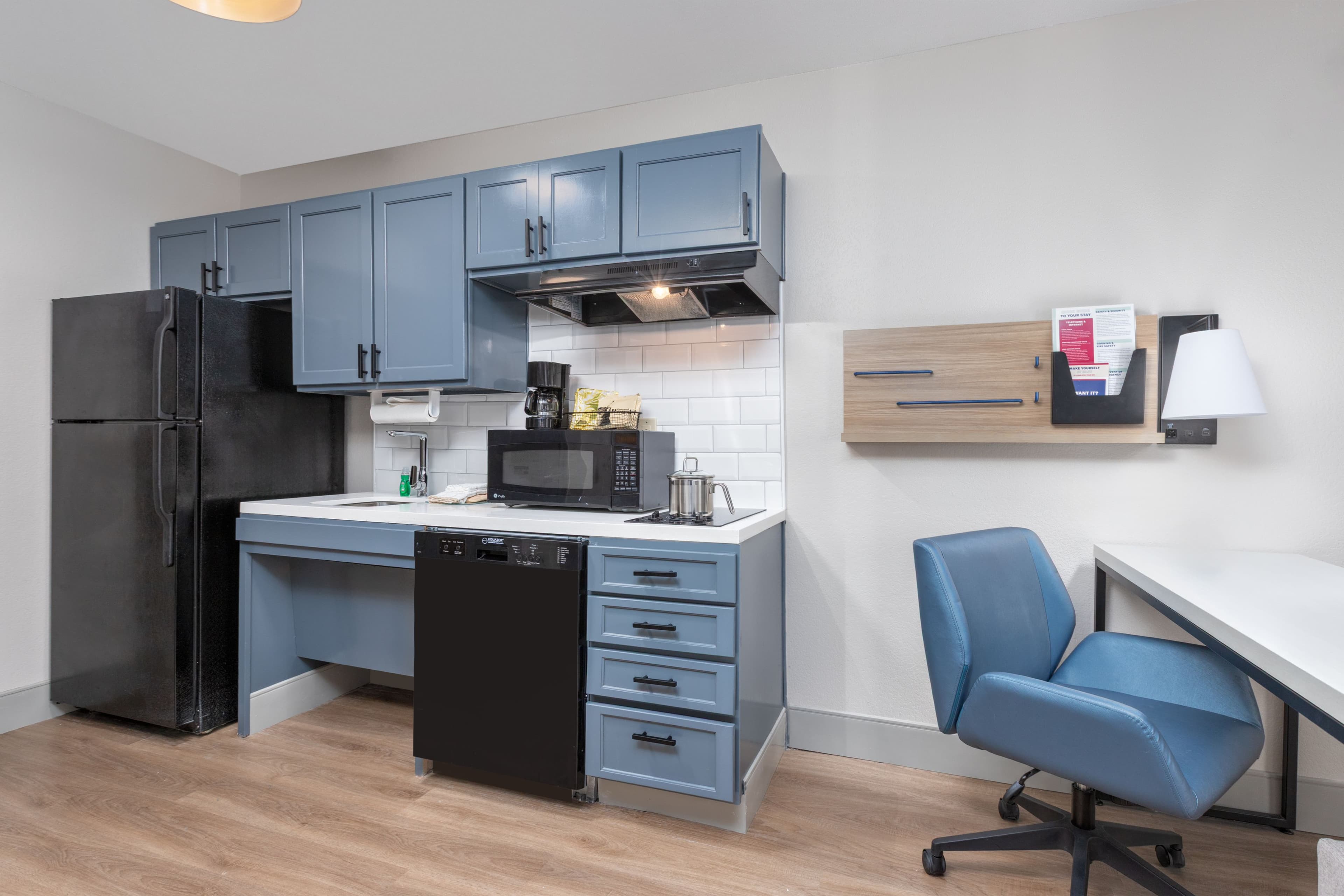 Candlewood Suites Houston (The Woodlands) — 5