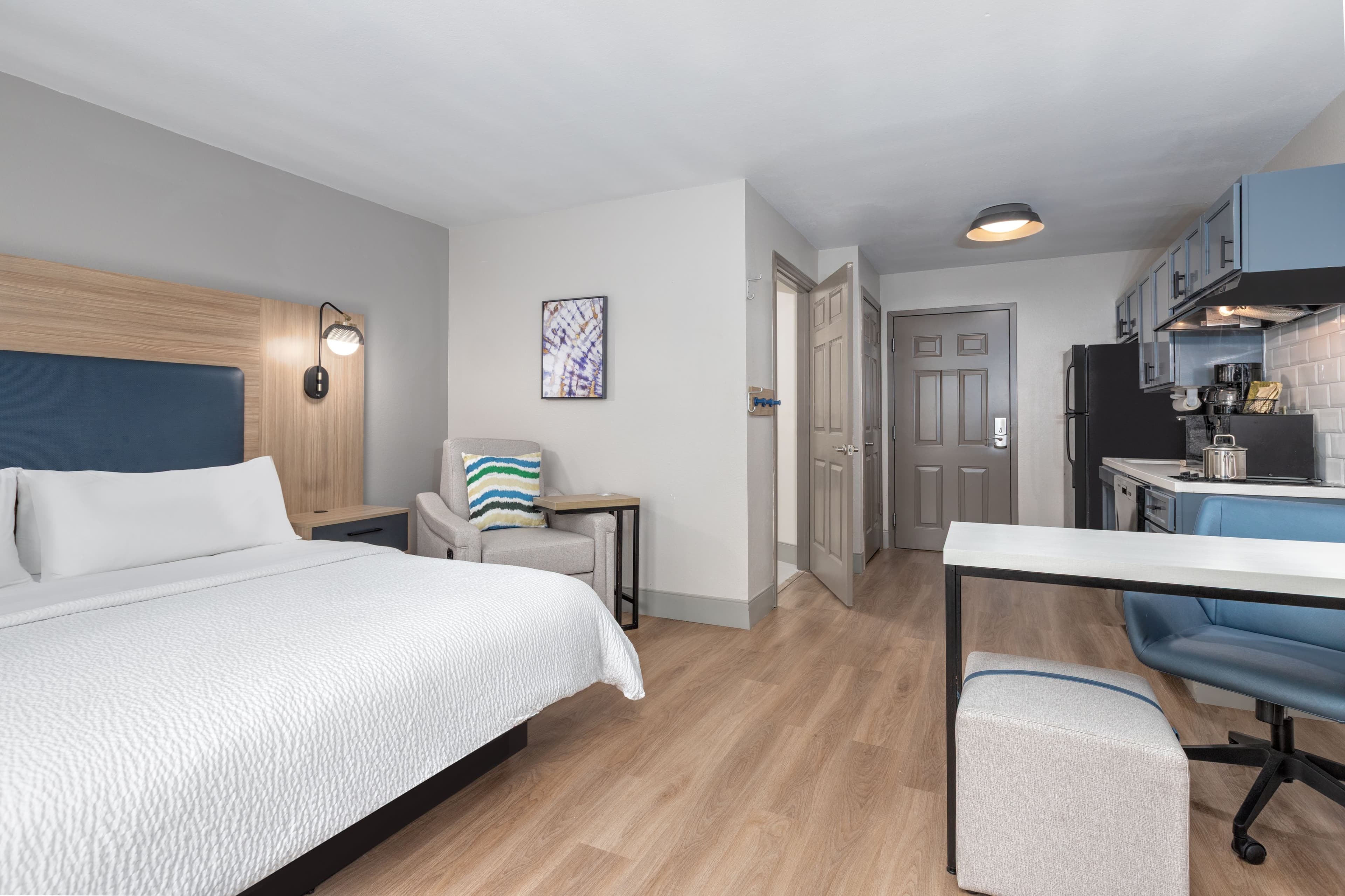Candlewood Suites Houston (The Woodlands) — 10