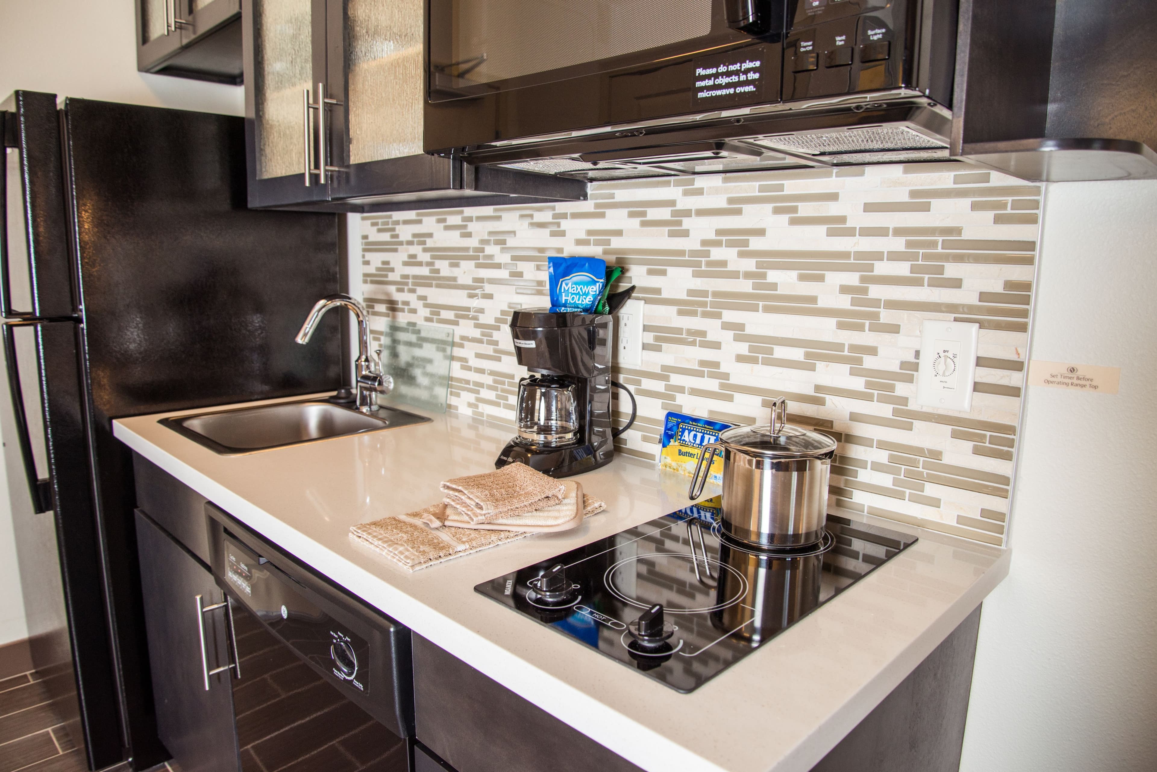 Candlewood Suites Denver North - Thornton - Image 4