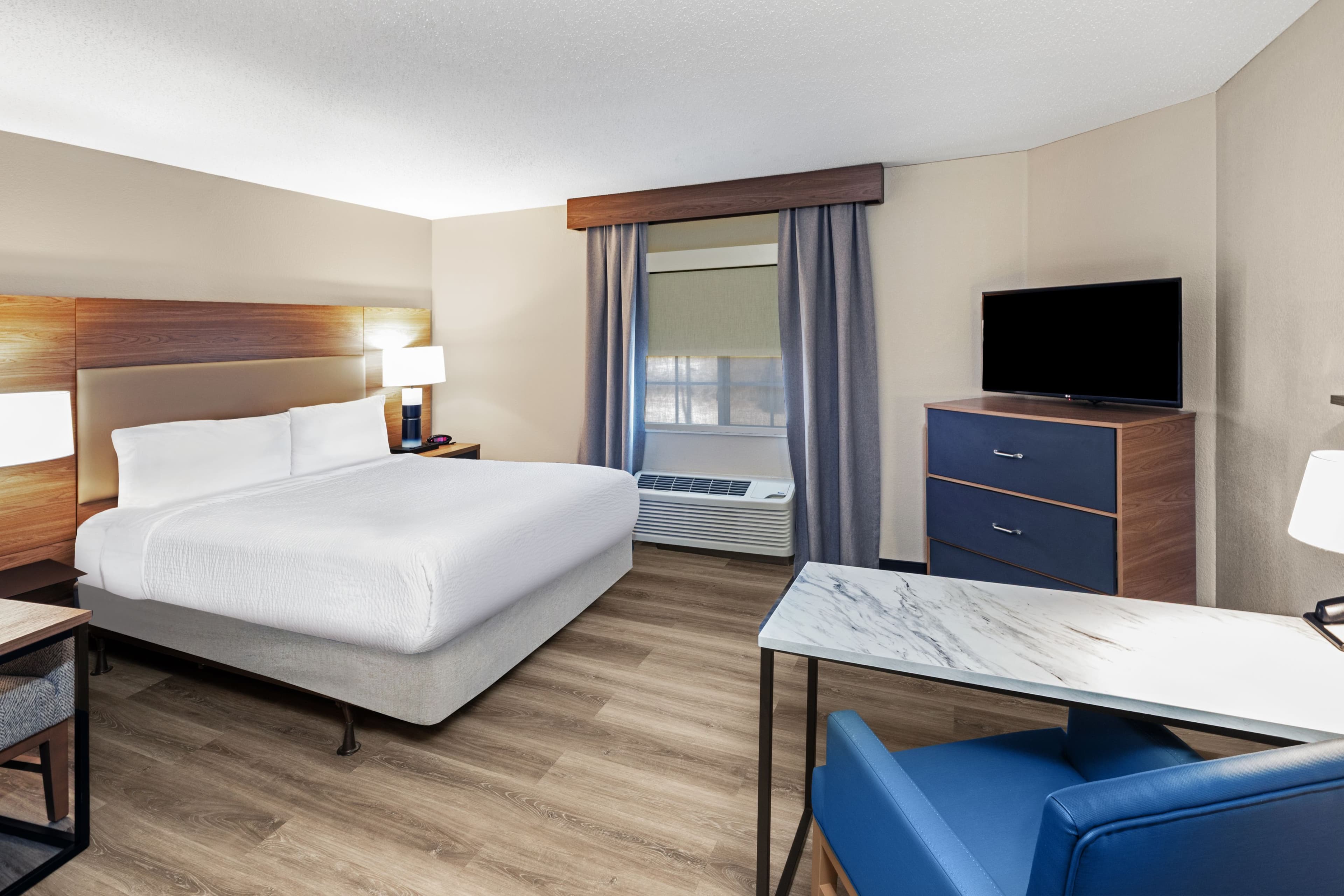 Candlewood Suites Topeka West — 34