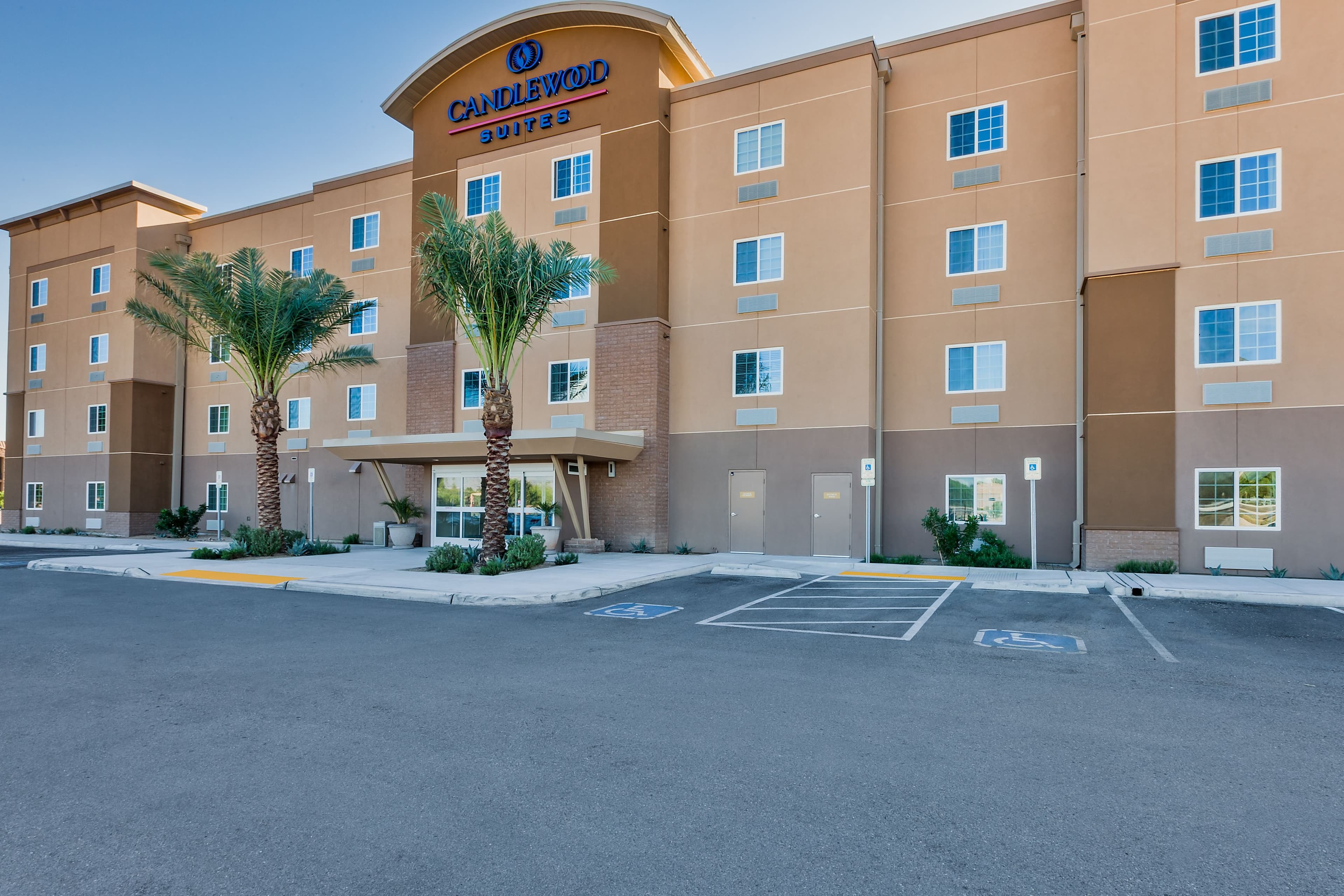 Candlewood Suites Tucson - Image 1