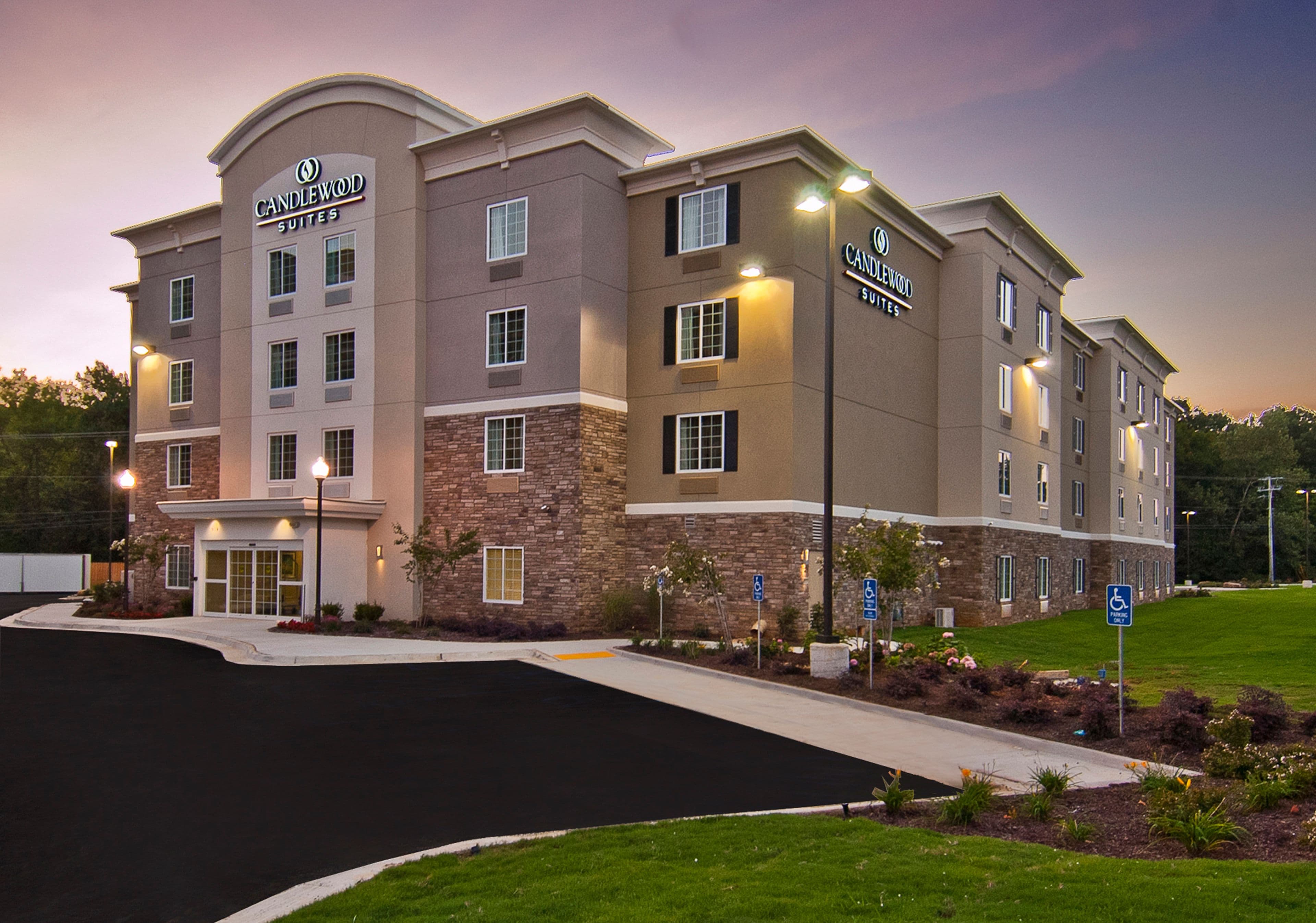 Candlewood Suites Tupelo North - Image 1